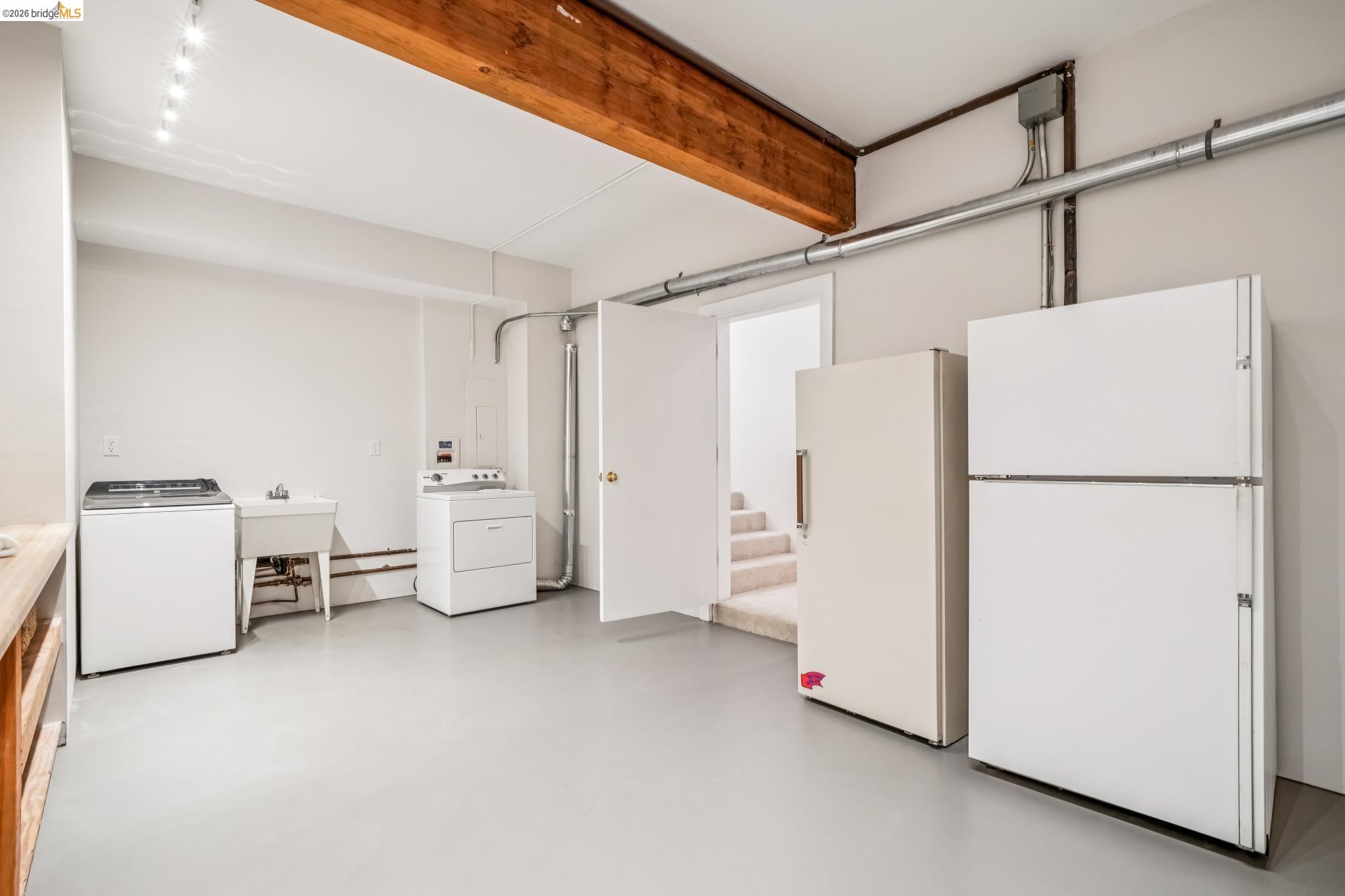 Detail Gallery Image 52 of 60 For 6277 Wood Dr, Oakland,  CA 94611 - 5 Beds | 5/2 Baths