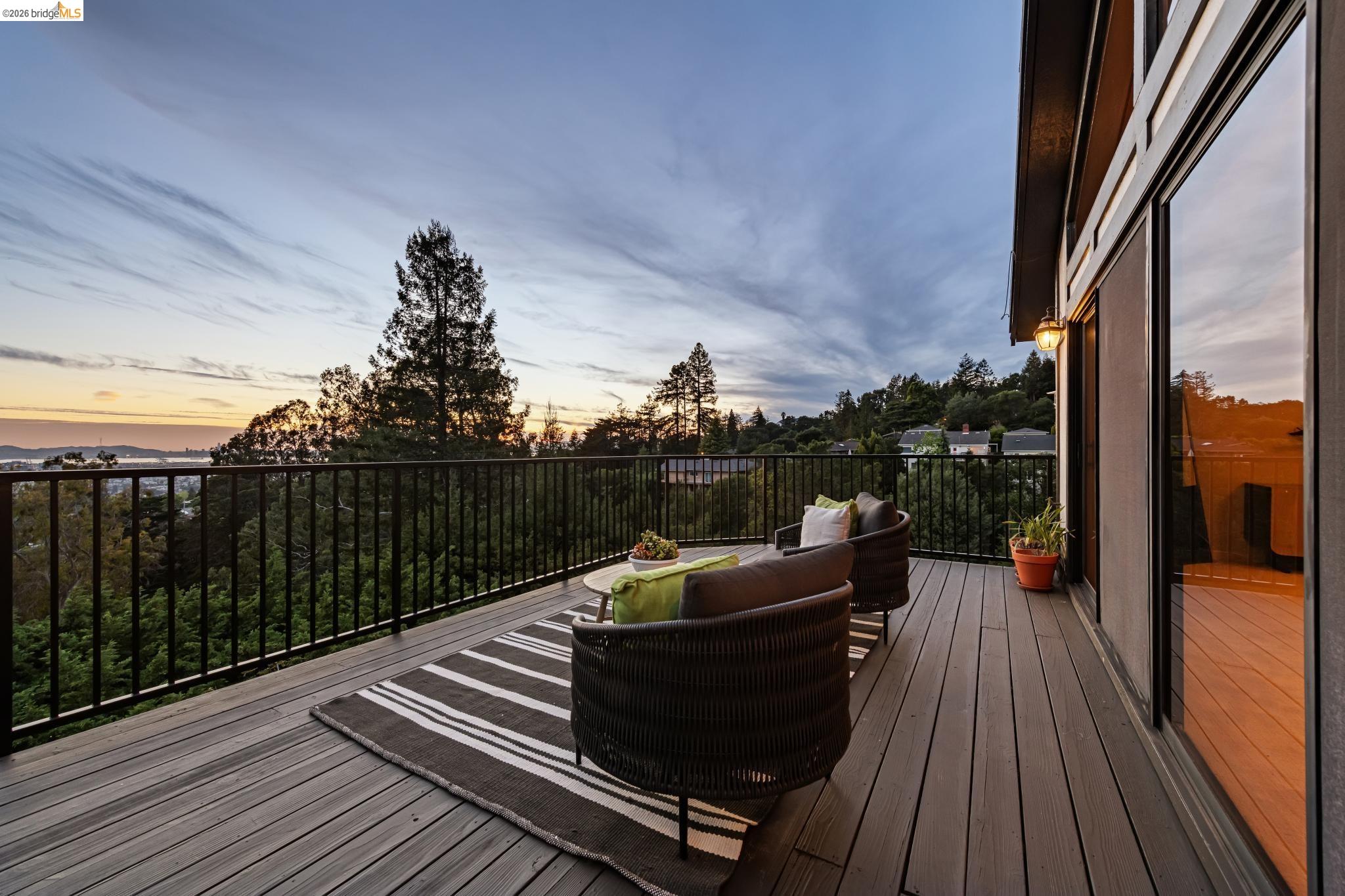 Detail Gallery Image 57 of 60 For 6277 Wood Dr, Oakland,  CA 94611 - 5 Beds | 5/2 Baths