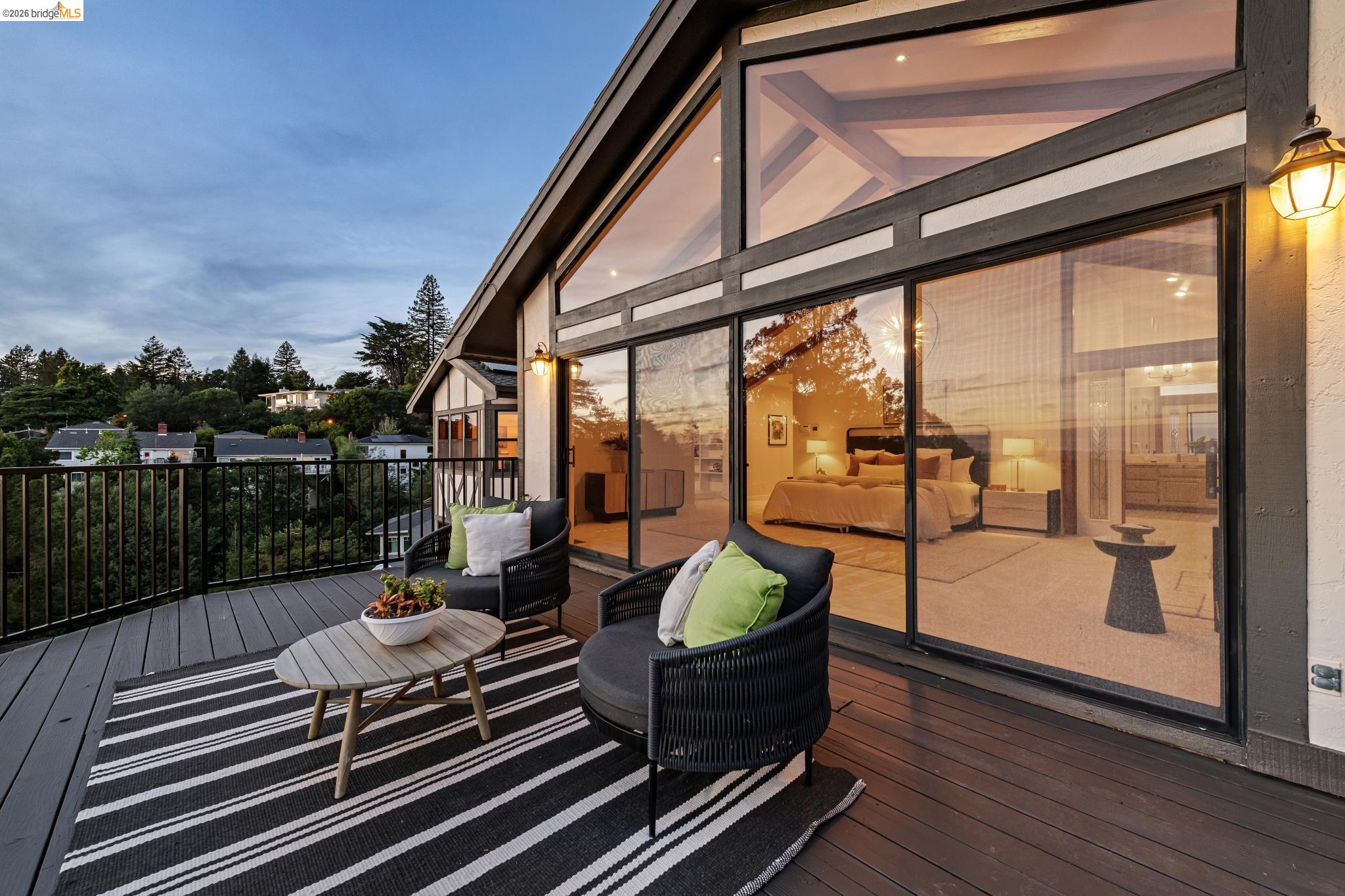 Detail Gallery Image 58 of 60 For 6277 Wood Dr, Oakland,  CA 94611 - 5 Beds | 5/2 Baths