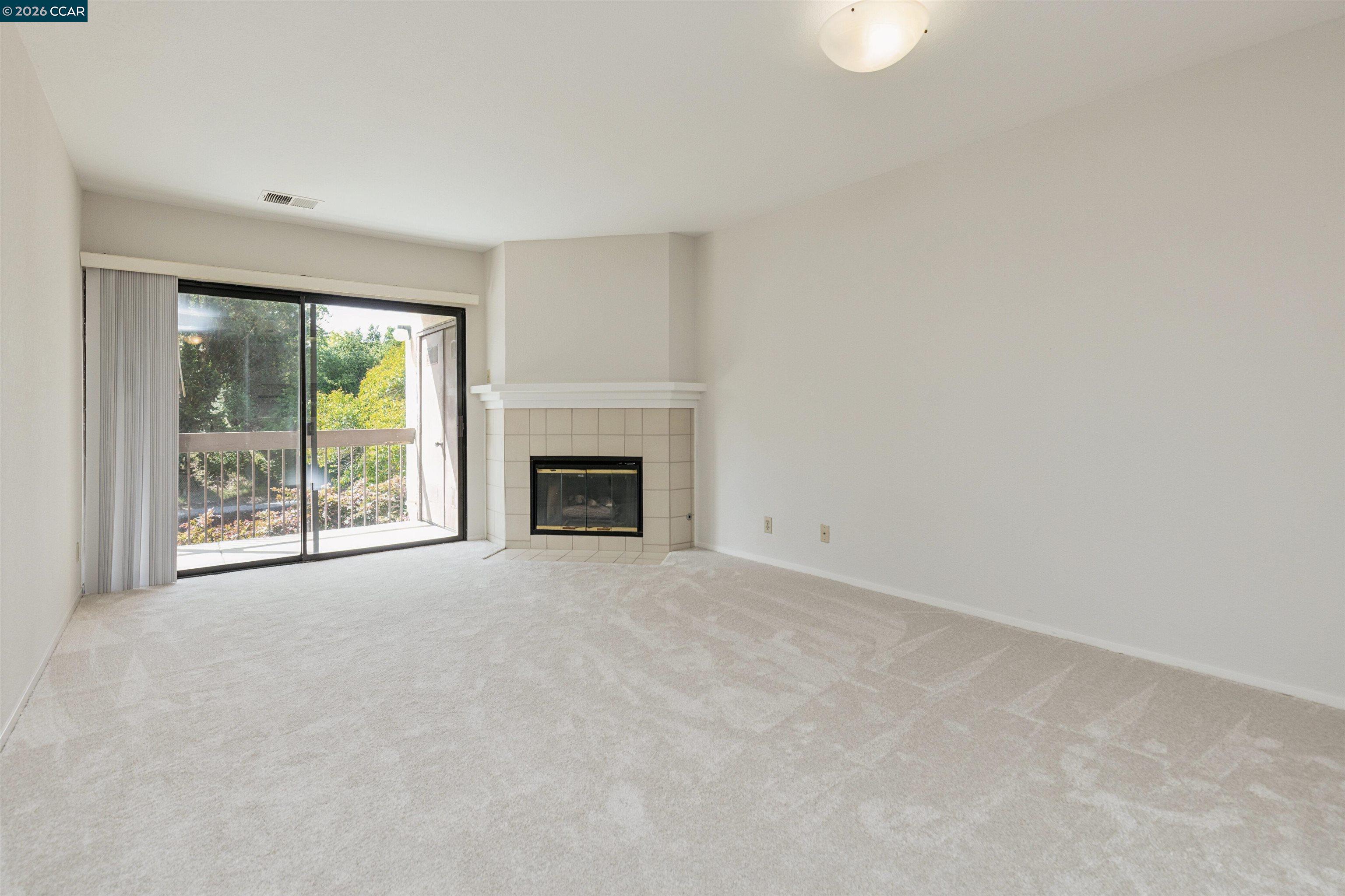 Photo #4: 41130041 Listing: Photo #4