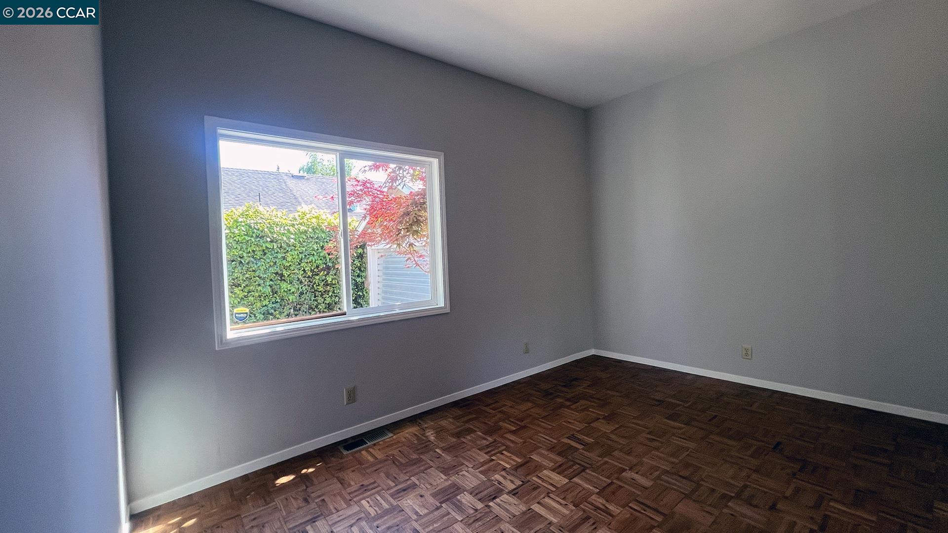 Detail Gallery Image 12 of 14 For 113 Bancroft Rd, Burlingame,  CA 94010 - 3 Beds | 1 Baths