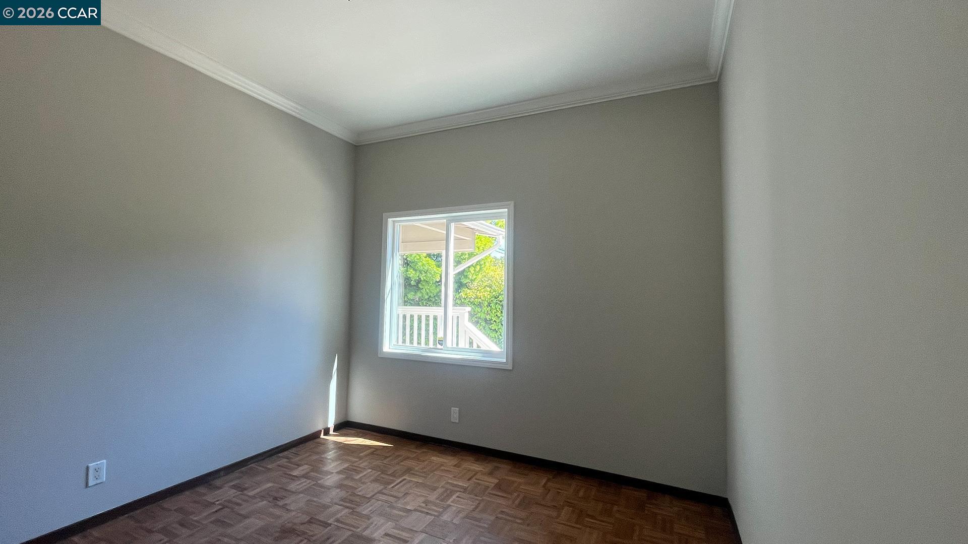 Detail Gallery Image 9 of 14 For 113 Bancroft Rd, Burlingame,  CA 94010 - 3 Beds | 1 Baths