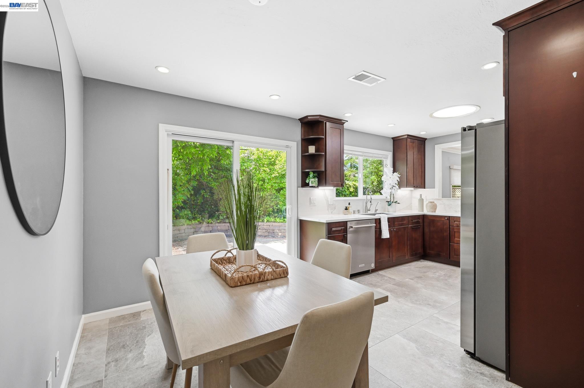 Detail Gallery Image 16 of 57 For 5673 Drysdale Dr, San Jose,  CA 95124 - 3 Beds | 2 Baths