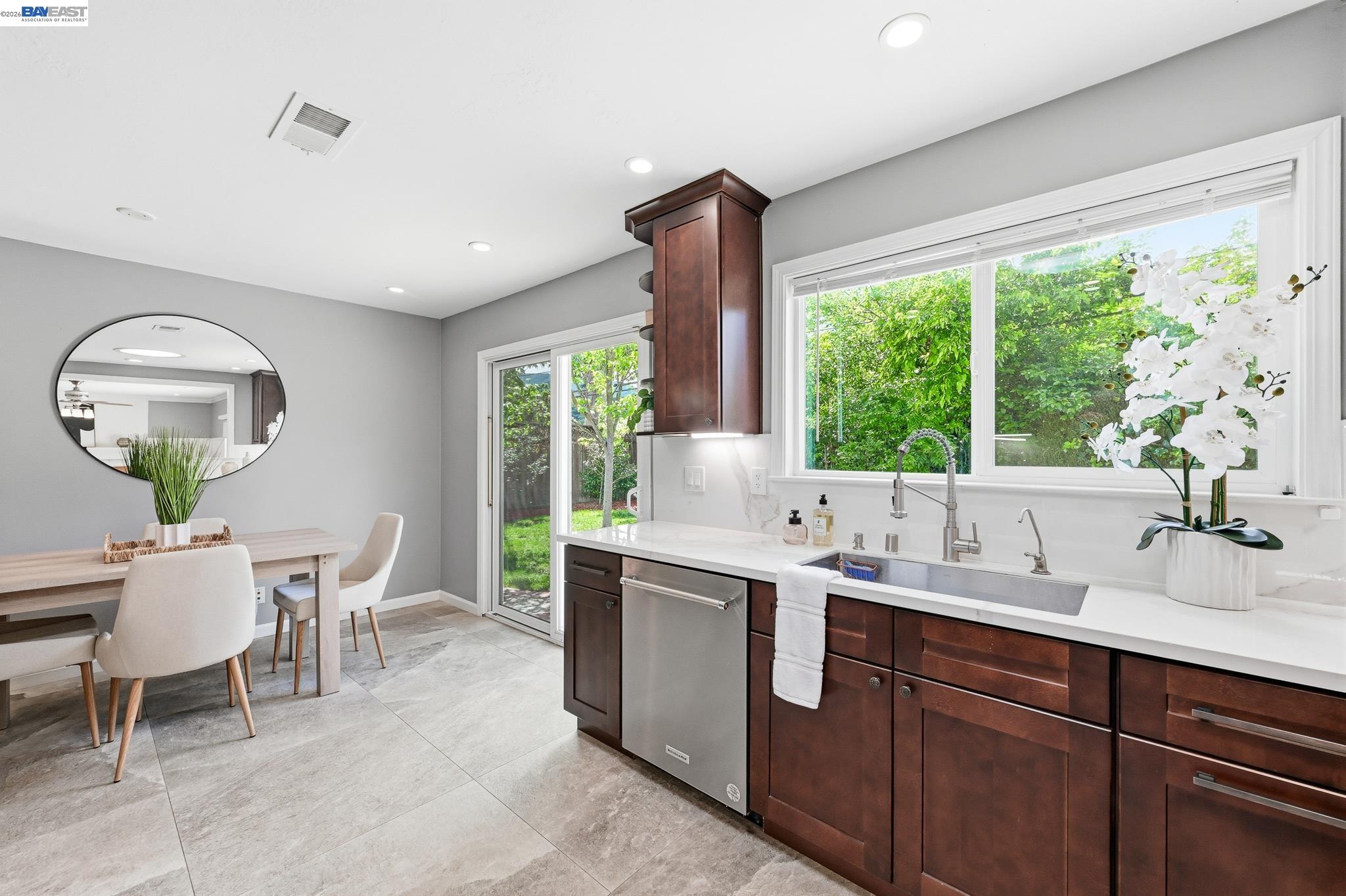 Detail Gallery Image 25 of 57 For 5673 Drysdale Dr, San Jose,  CA 95124 - 3 Beds | 2 Baths