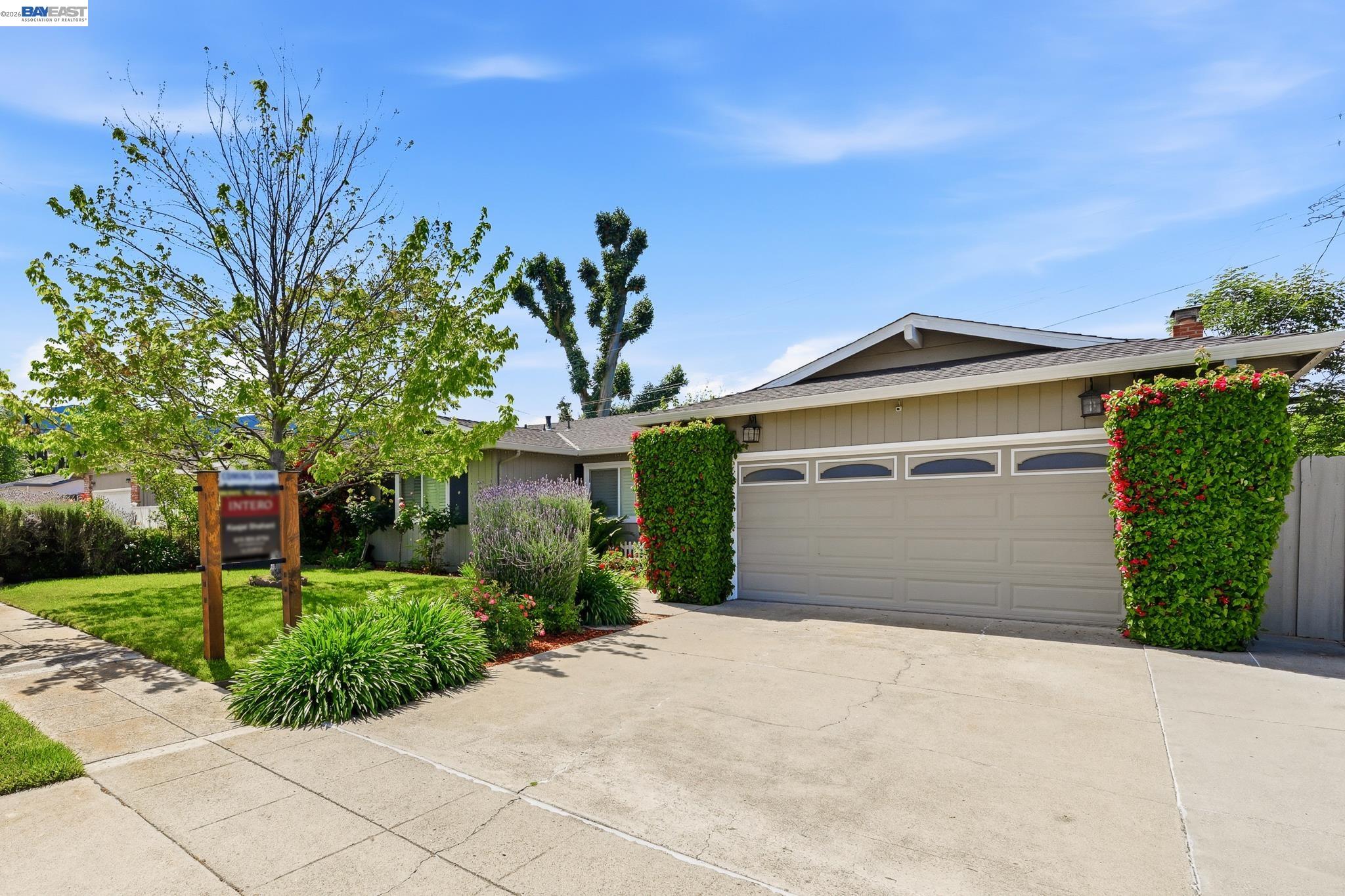 Detail Gallery Image 5 of 57 For 5673 Drysdale Dr, San Jose,  CA 95124 - 3 Beds | 2 Baths