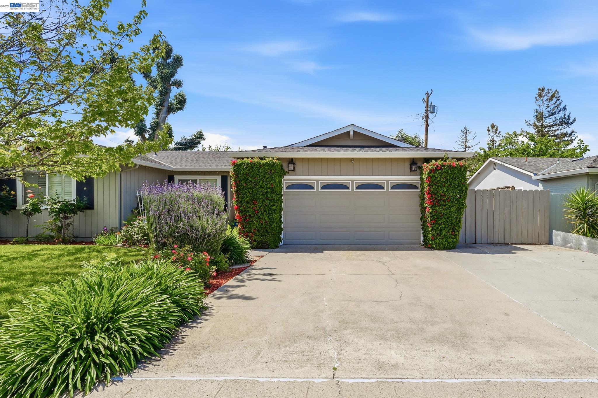 Detail Gallery Image 6 of 57 For 5673 Drysdale Dr, San Jose,  CA 95124 - 3 Beds | 2 Baths