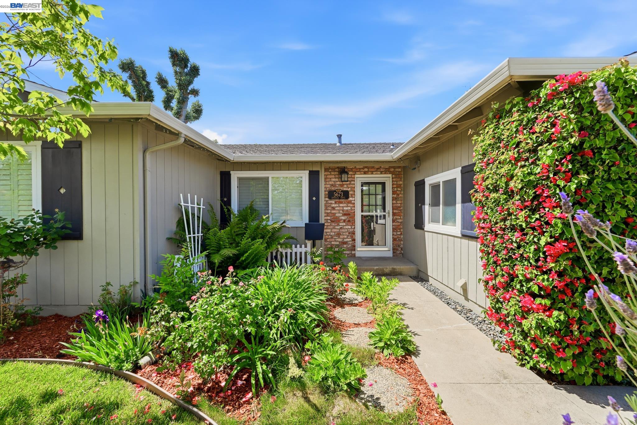 Detail Gallery Image 7 of 57 For 5673 Drysdale Dr, San Jose,  CA 95124 - 3 Beds | 2 Baths