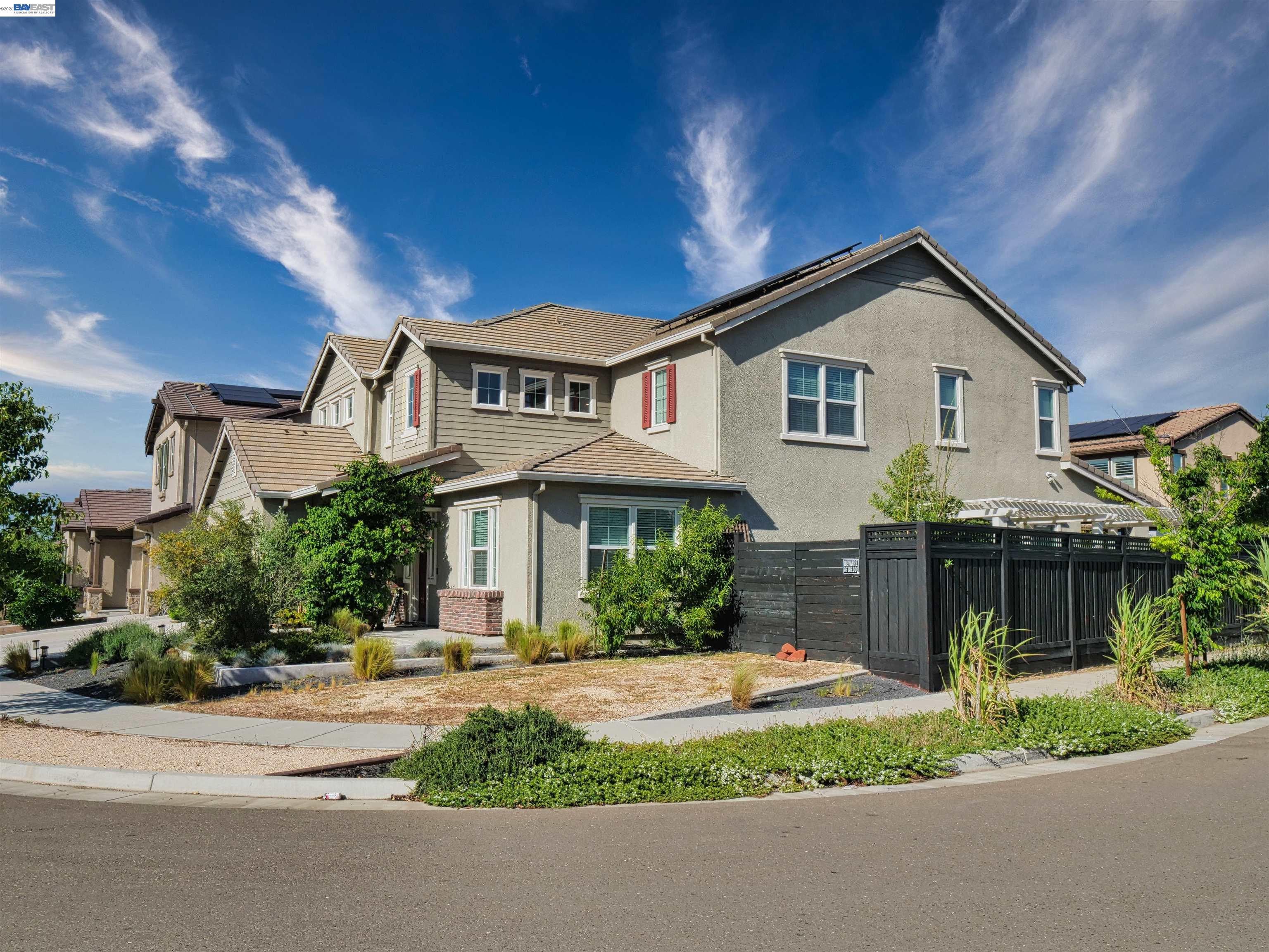 Detail Gallery Image 3 of 56 For 2582 Azalea Ave, Tracy,  CA 95376 - 4 Beds | 3/1 Baths