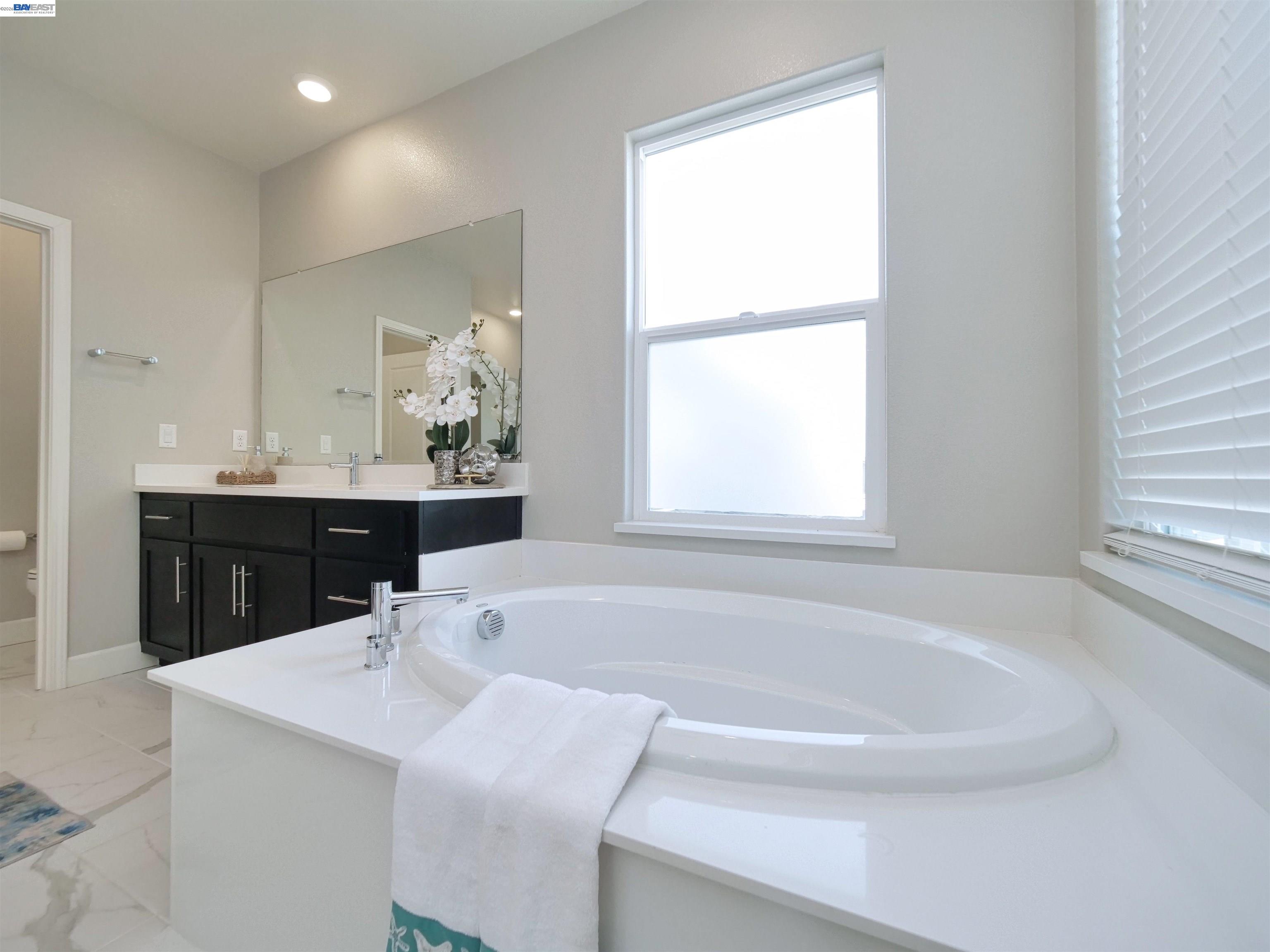 Detail Gallery Image 38 of 56 For 2582 Azalea Ave, Tracy,  CA 95376 - 4 Beds | 3/1 Baths