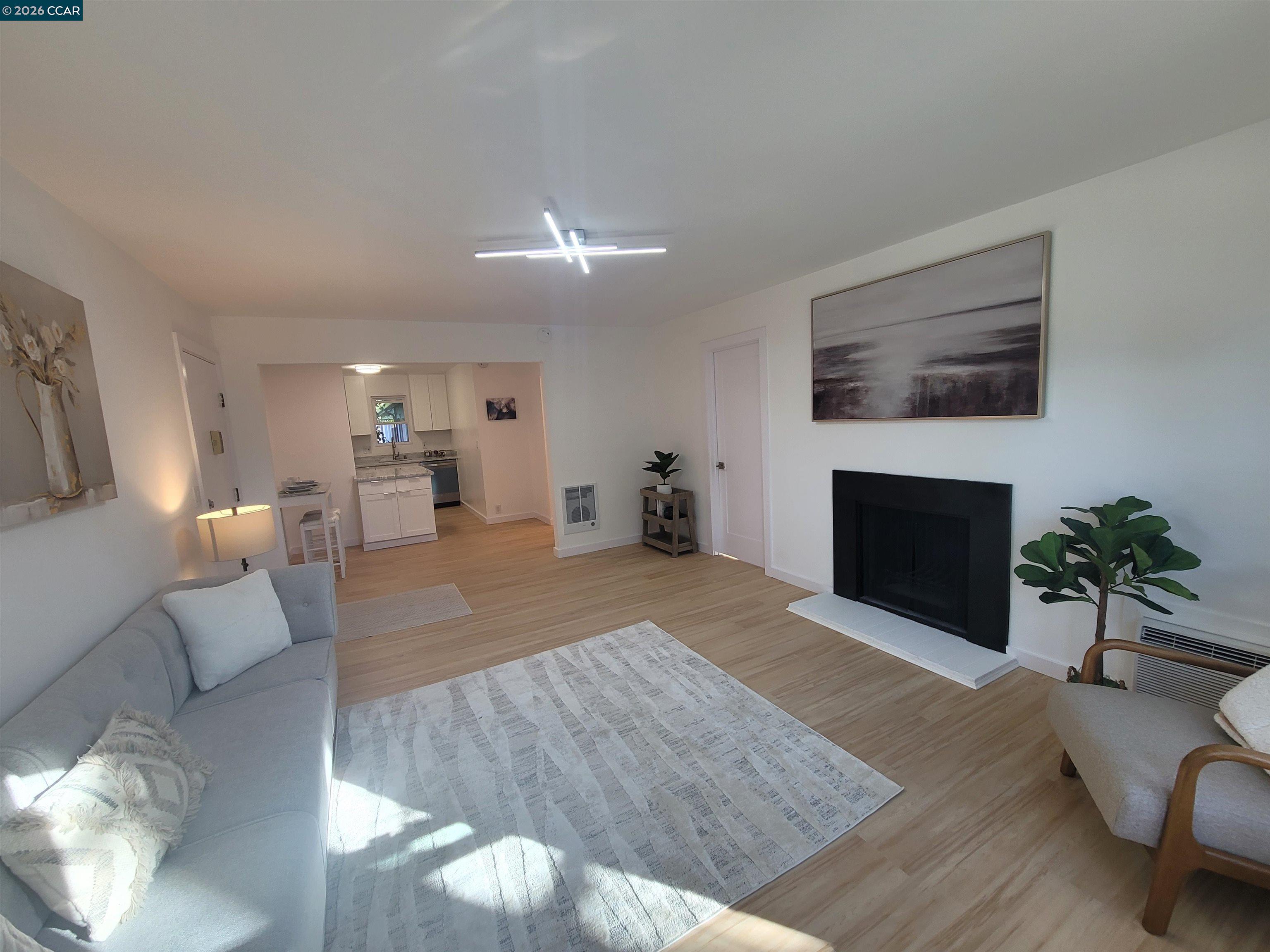 Photo #2: 41130088 Listing: Photo #2