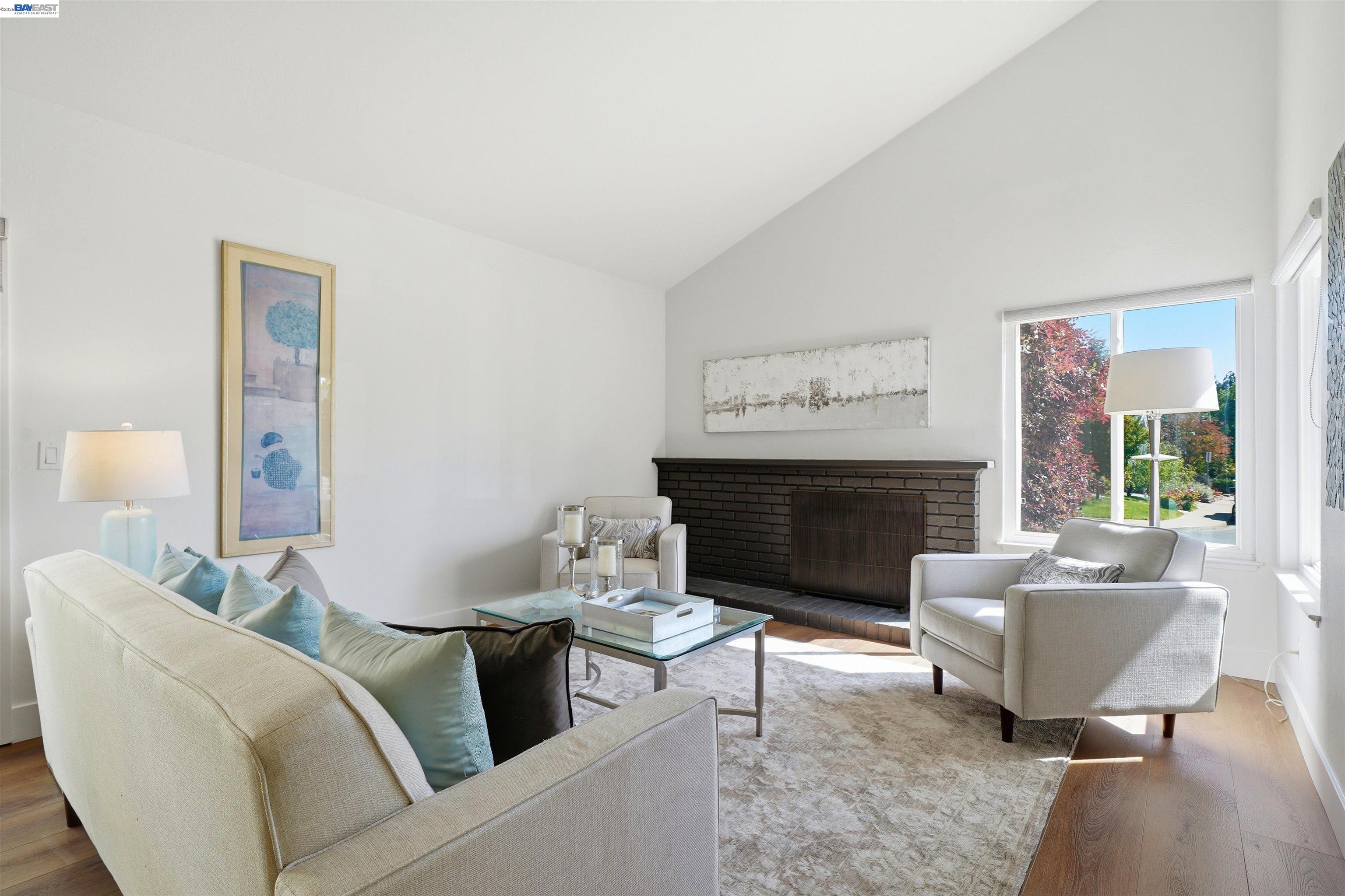 Detail Gallery Image 12 of 38 For 4350 Columbine Dr, Pleasanton,  CA 94588 - 3 Beds | 2 Baths