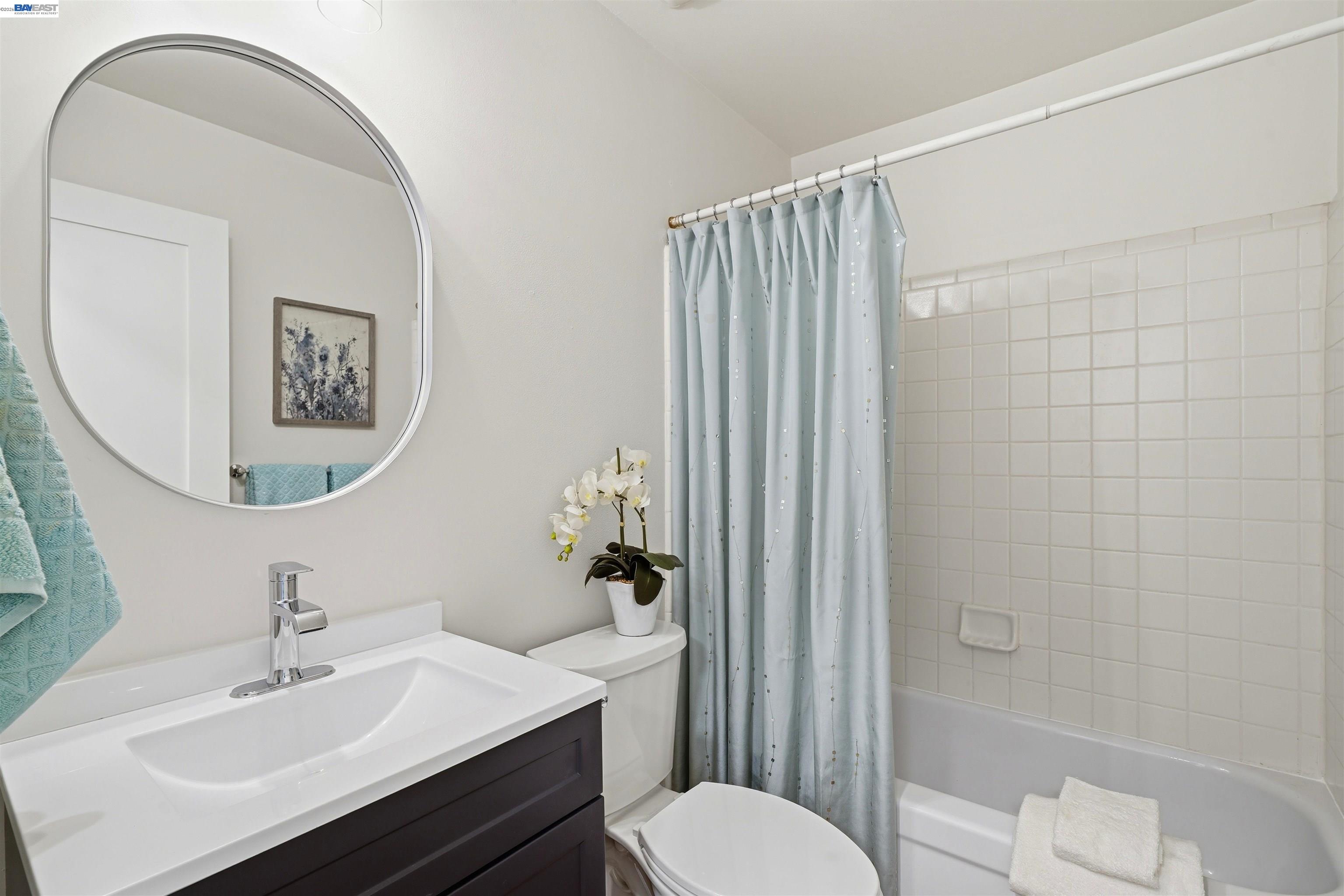 Detail Gallery Image 13 of 38 For 4350 Columbine Dr, Pleasanton,  CA 94588 - 3 Beds | 2 Baths