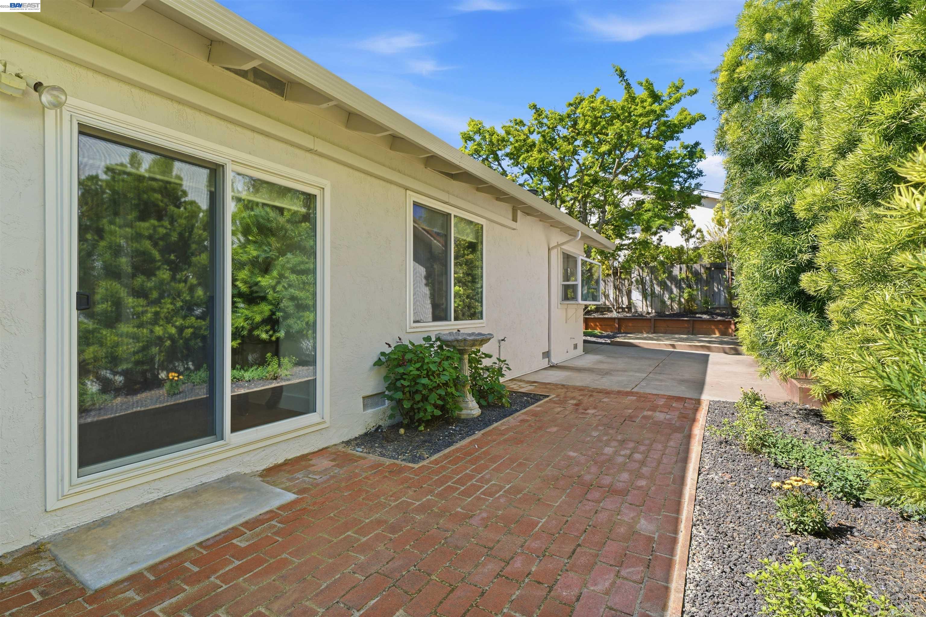 Detail Gallery Image 35 of 38 For 4350 Columbine Dr, Pleasanton,  CA 94588 - 3 Beds | 2 Baths