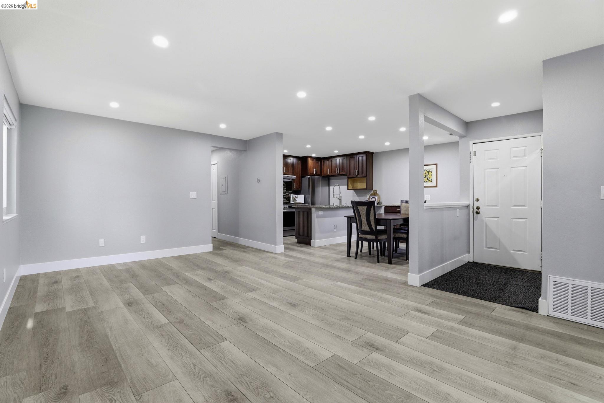 Photo #5: 41130095 Listing: Photo #5