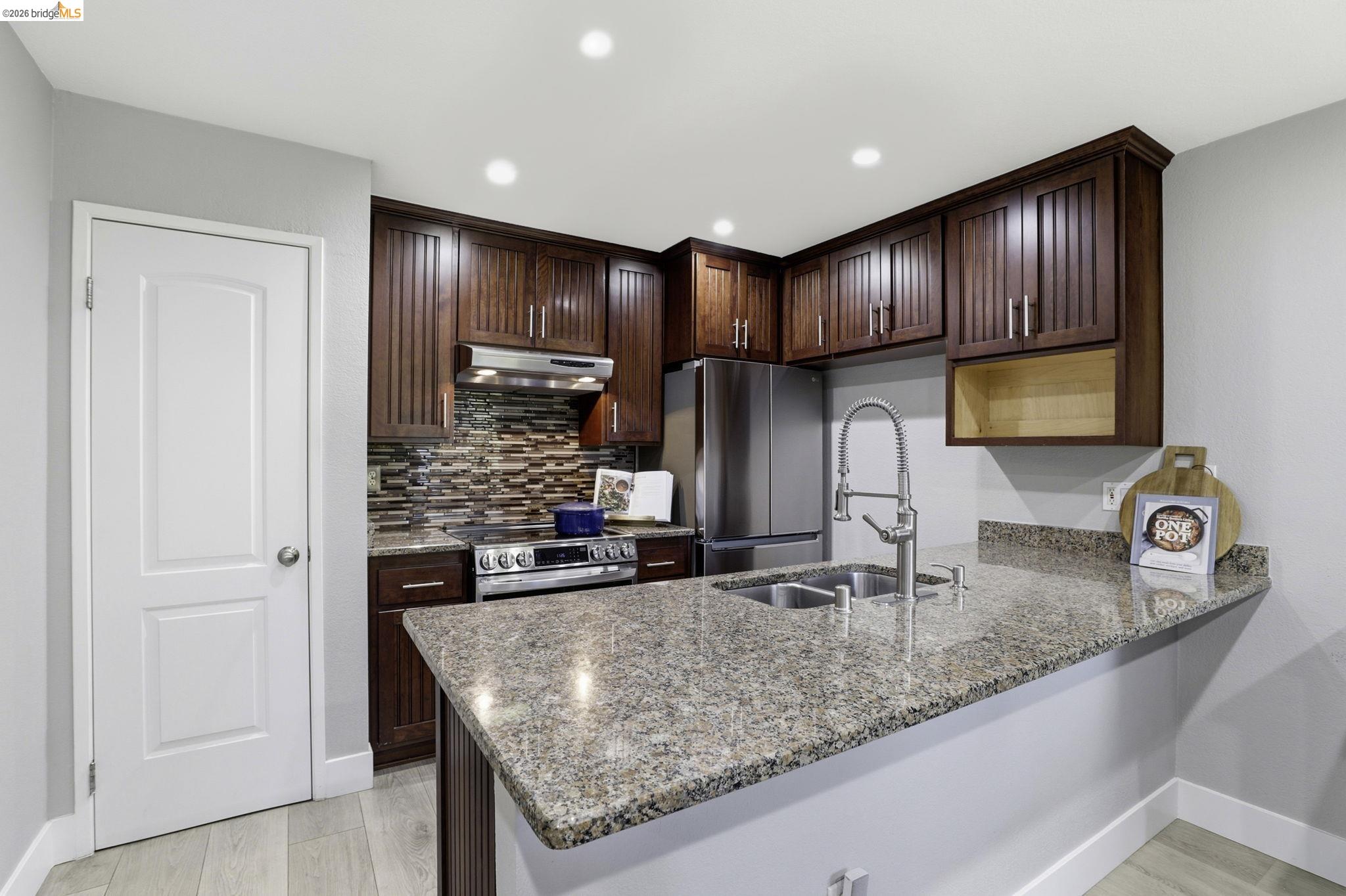 Photo #6: 41130095 Listing: Photo #6