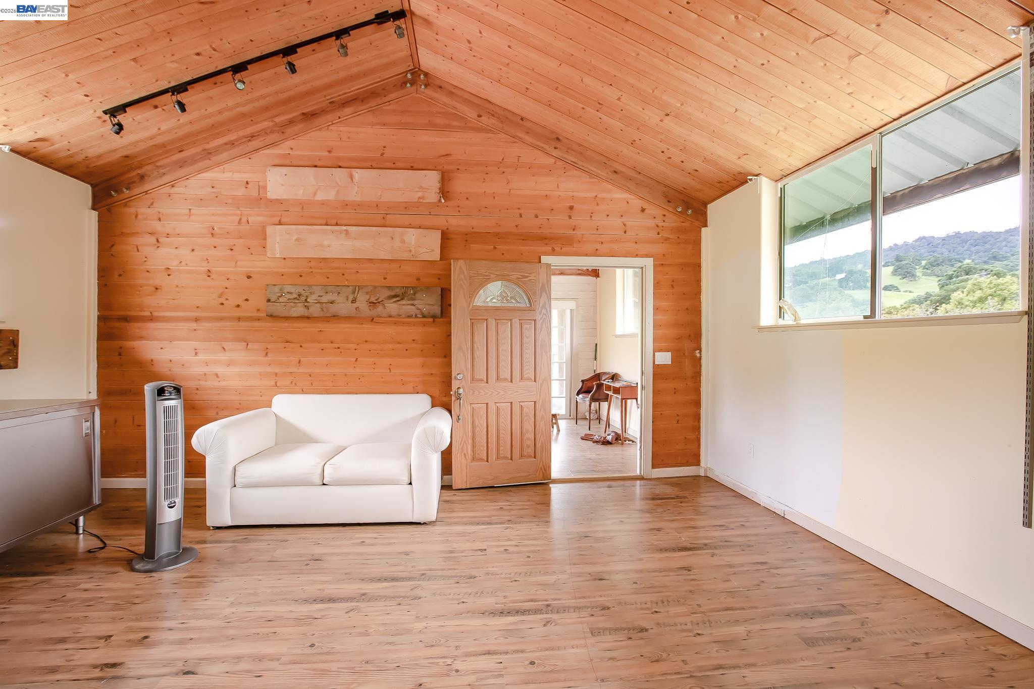 Detail Gallery Image 9 of 60 For 6115 Morgan Territory Rd, Clayton,  CA 94517 - 2 Beds | 1 Baths