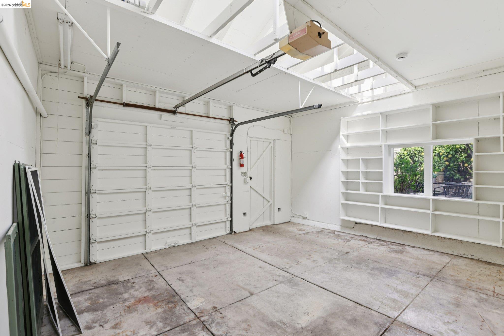 Detail Gallery Image 30 of 31 For 216 John St, Oakland,  CA 94611 - 3 Beds | 1 Baths