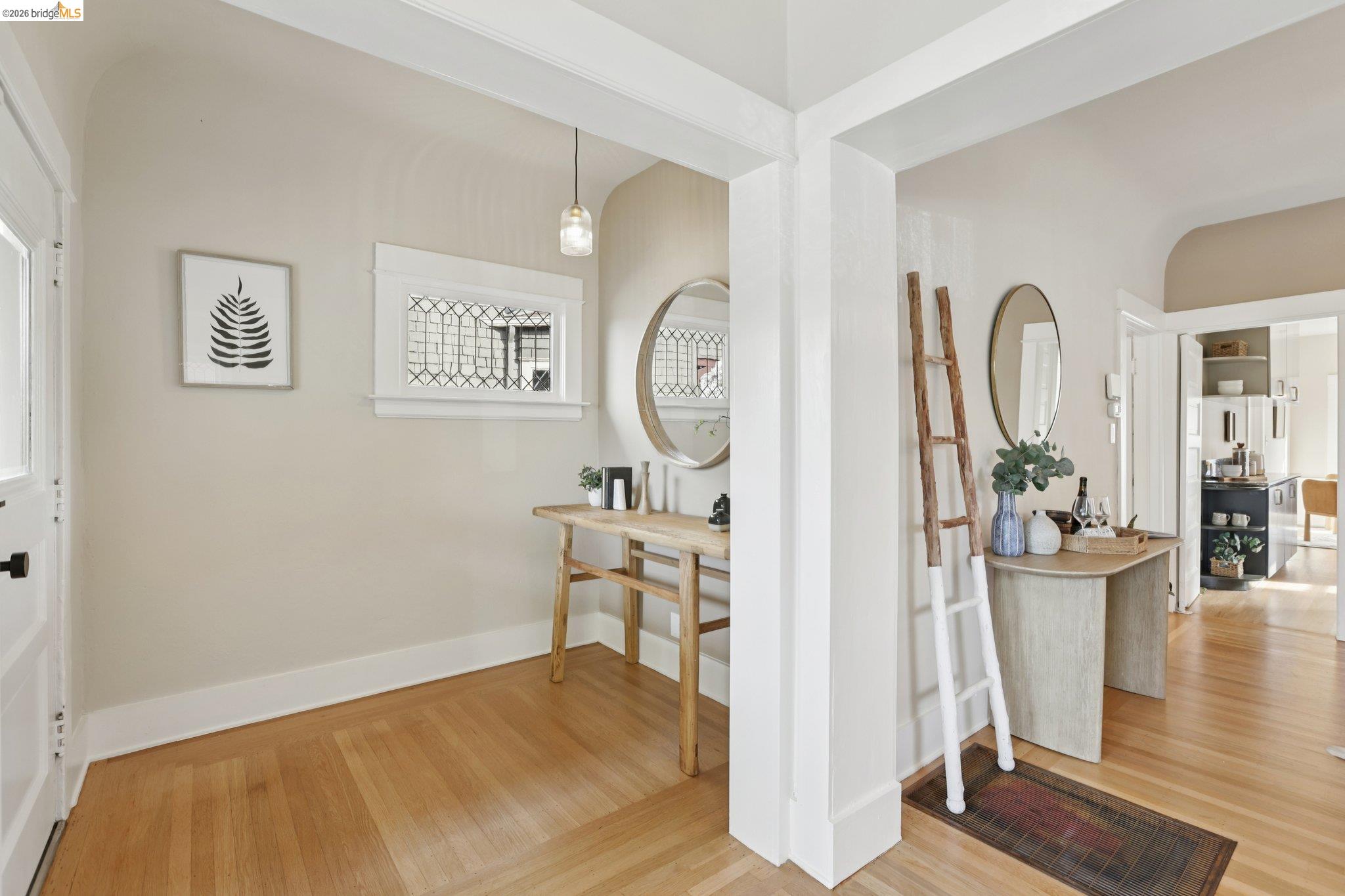 Detail Gallery Image 5 of 31 For 216 John St, Oakland,  CA 94611 - 3 Beds | 1 Baths