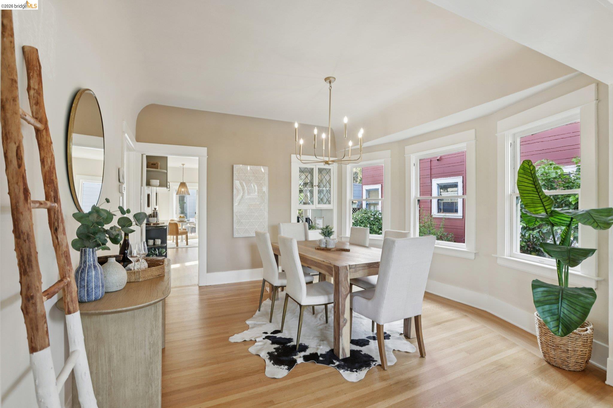 Detail Gallery Image 9 of 31 For 216 John St, Oakland,  CA 94611 - 3 Beds | 1 Baths