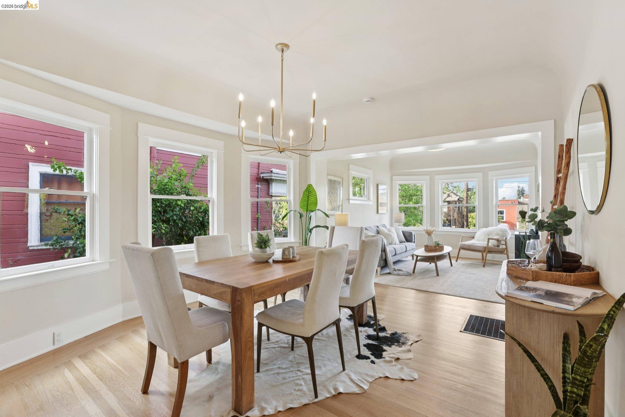 Detail Gallery Image 10 of 31 For 216 John St, Oakland,  CA 94611 - 3 Beds | 1 Baths