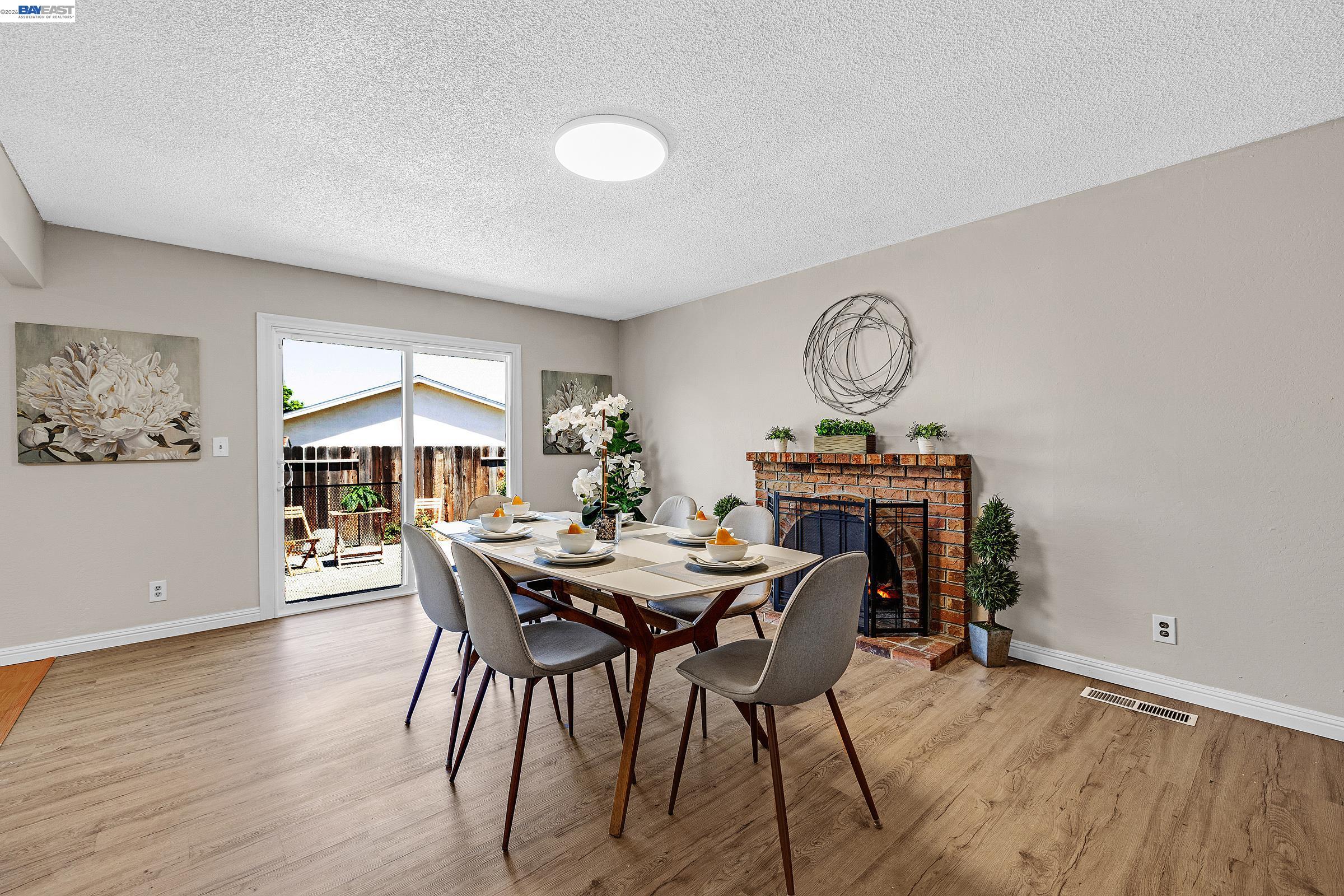 Detail Gallery Image 4 of 33 For 2636 Rainier Ct, Union City,  CA 94587 - 3 Beds | 2 Baths