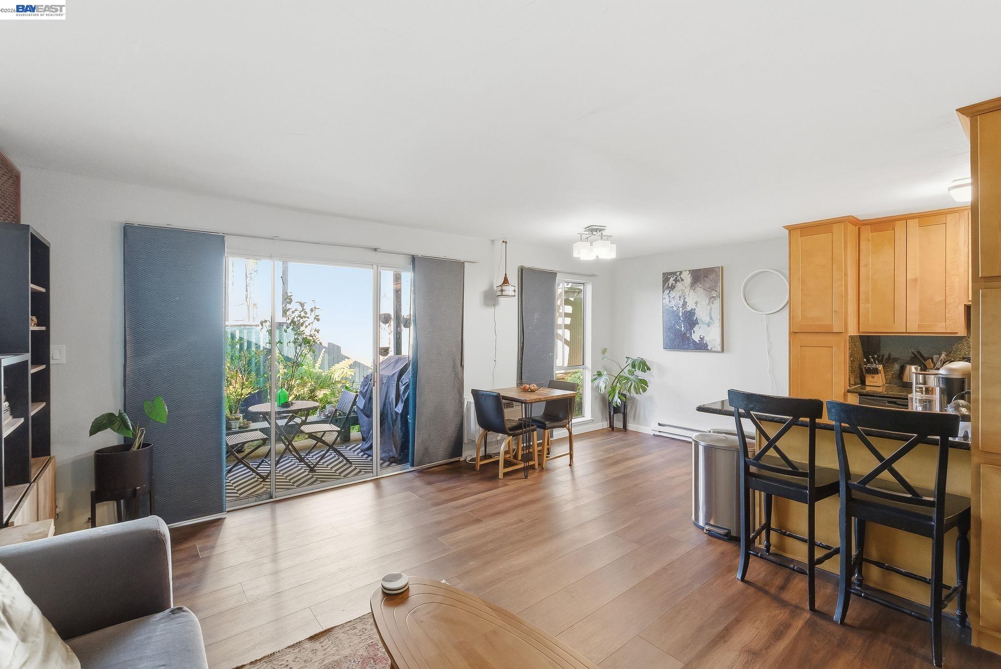 Photo #4: 41130120 Listing: Photo #4