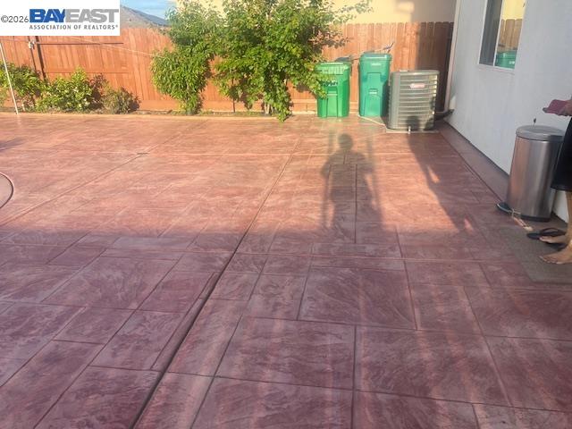 Detail Gallery Image 4 of 4 For 3319 Seger Way, Stockton,  CA 95212 - 5 Beds | 3 Baths