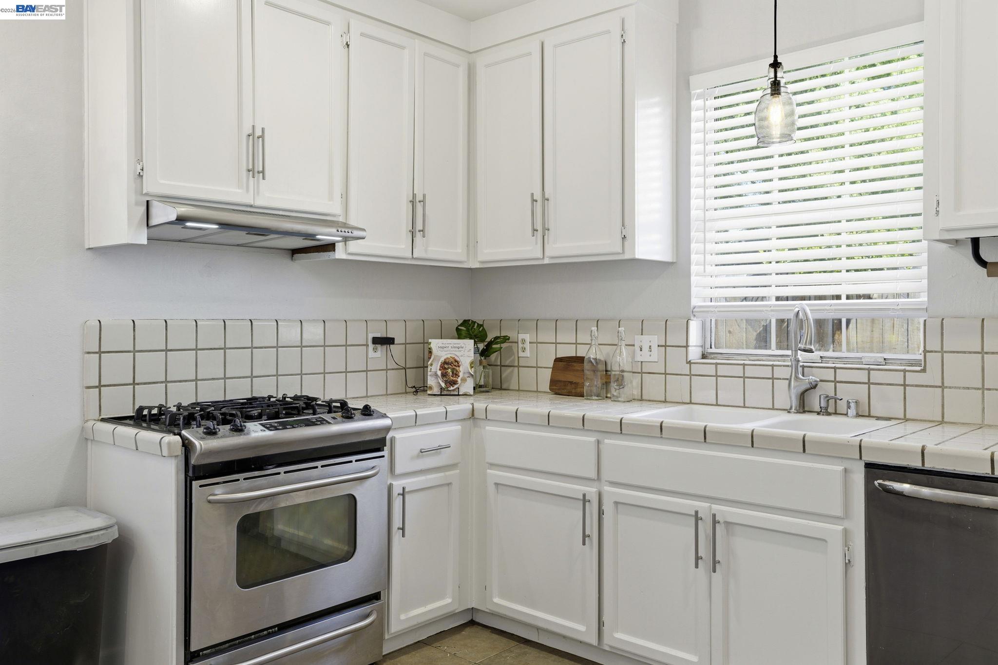 Detail Gallery Image 11 of 32 For 761 Heritage Pl, Tracy,  CA 95377 - 3 Beds | 2 Baths