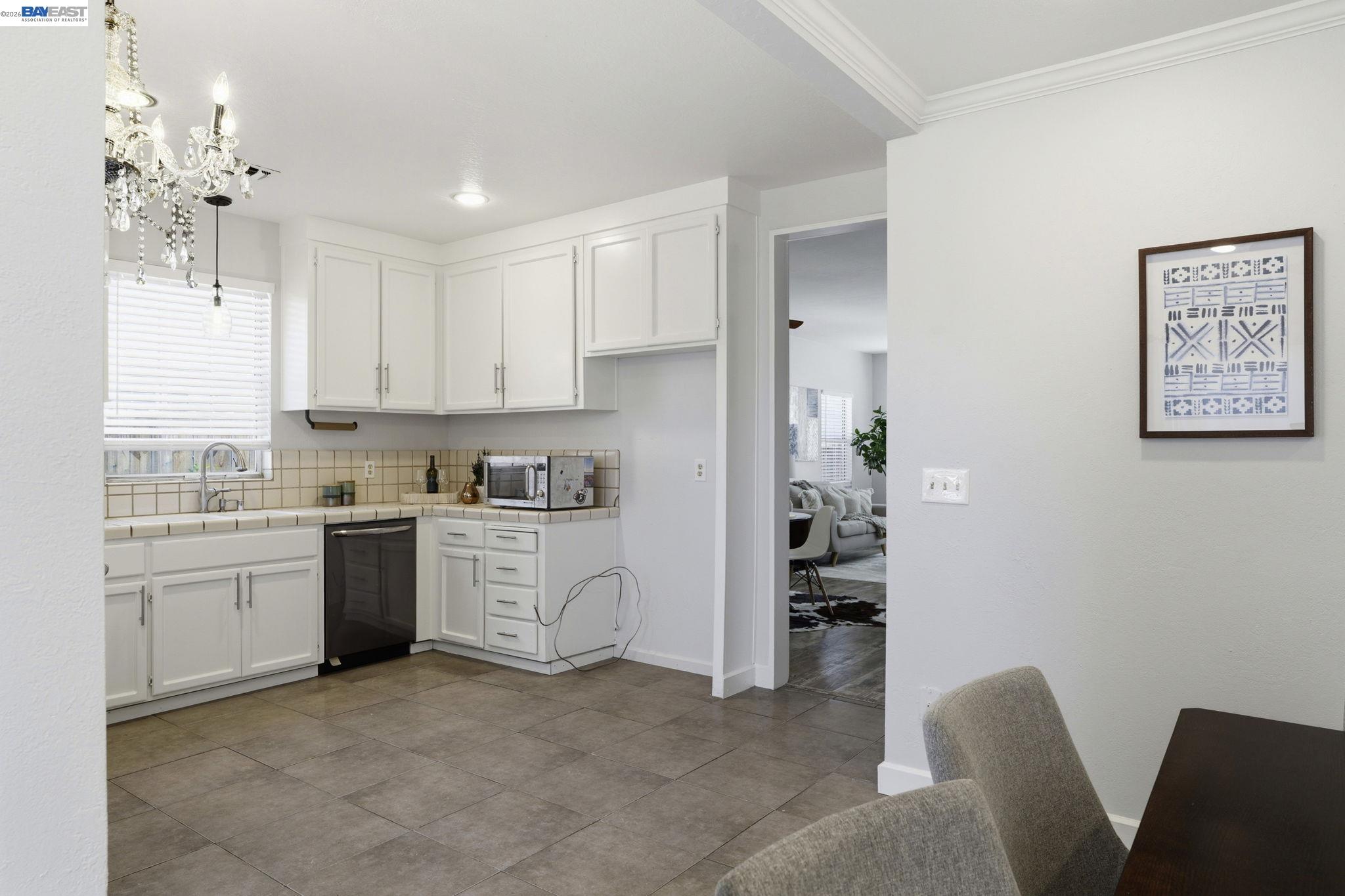 Detail Gallery Image 12 of 32 For 761 Heritage Pl, Tracy,  CA 95377 - 3 Beds | 2 Baths