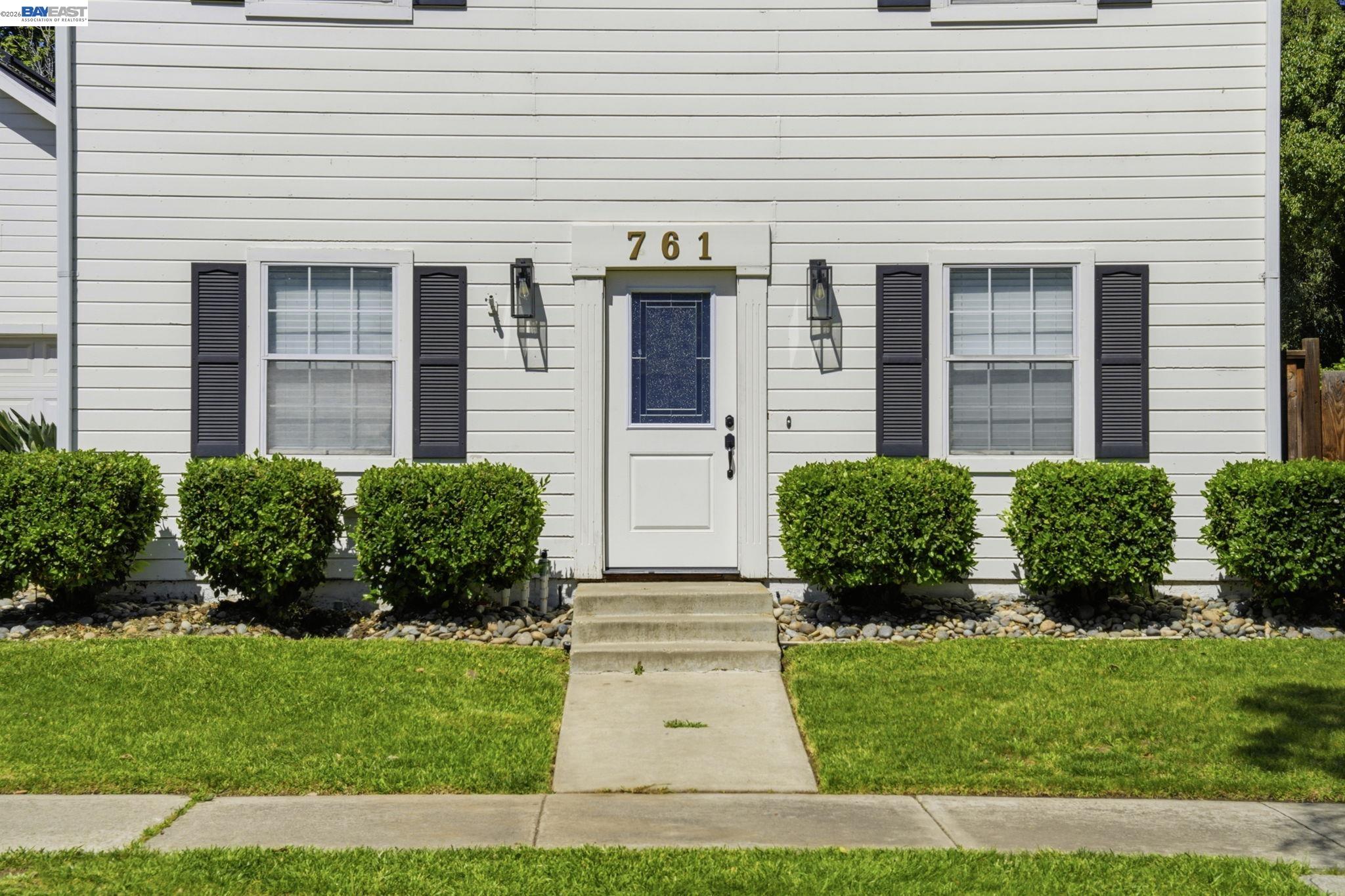 Detail Gallery Image 3 of 32 For 761 Heritage Pl, Tracy,  CA 95377 - 3 Beds | 2 Baths