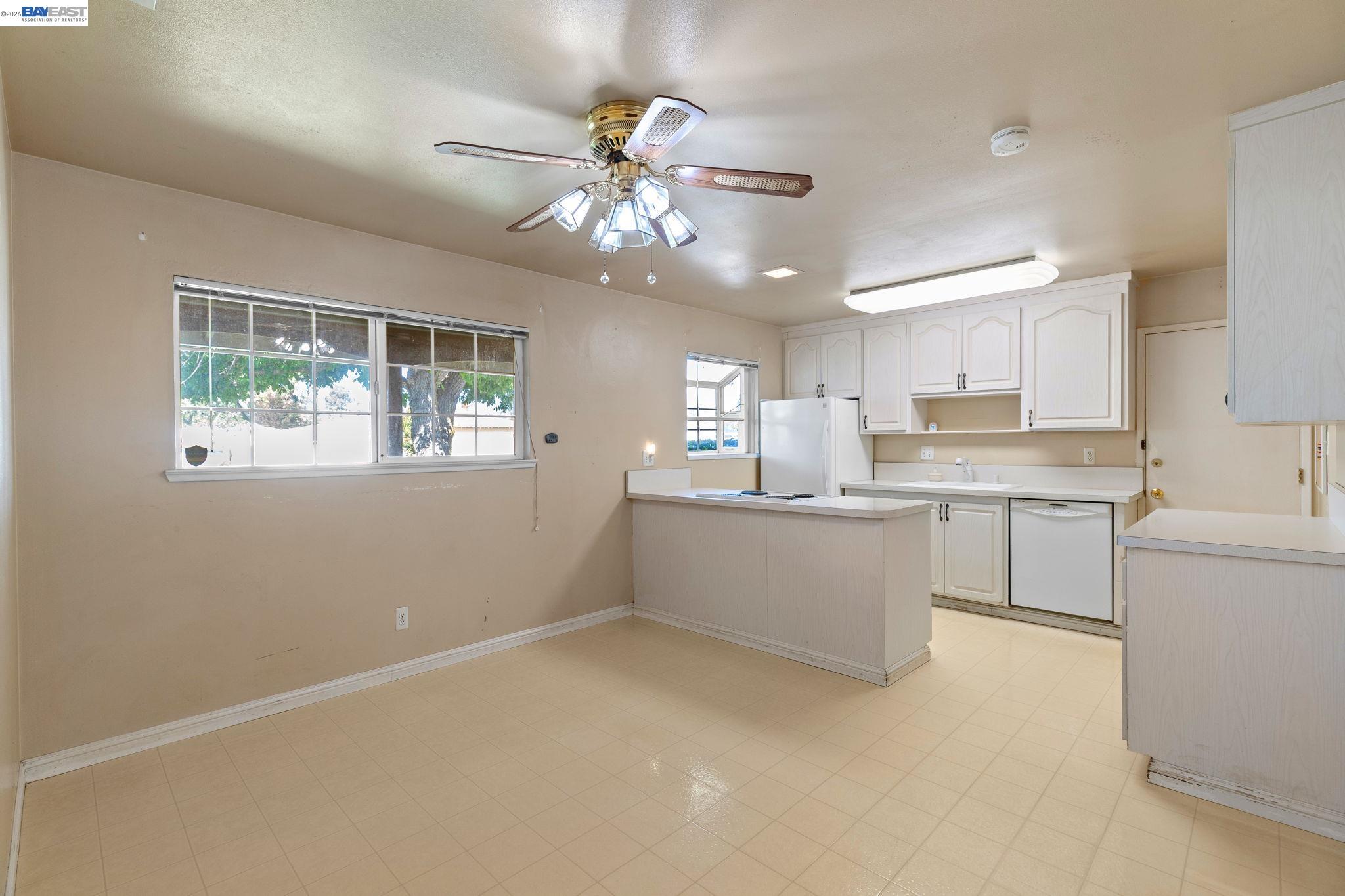 Detail Gallery Image 6 of 46 For 35446 Cleremont Dr, Newark,  CA 94560 - 3 Beds | 2 Baths