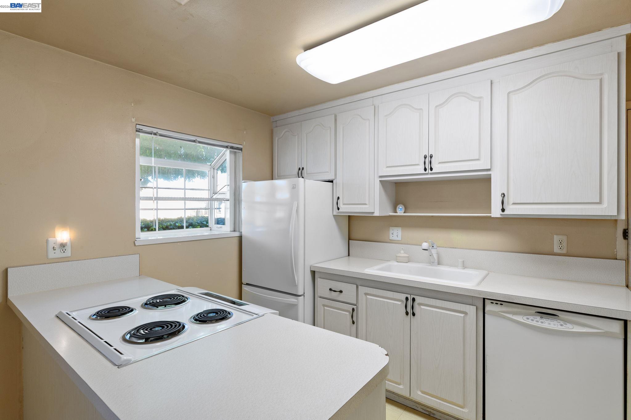 Detail Gallery Image 7 of 46 For 35446 Cleremont Dr, Newark,  CA 94560 - 3 Beds | 2 Baths