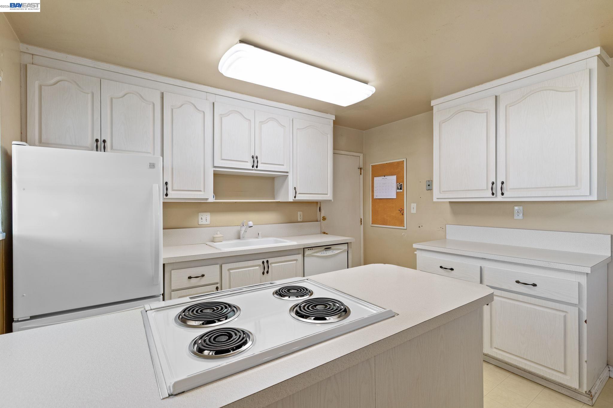 Detail Gallery Image 11 of 46 For 35446 Cleremont Dr, Newark,  CA 94560 - 3 Beds | 2 Baths