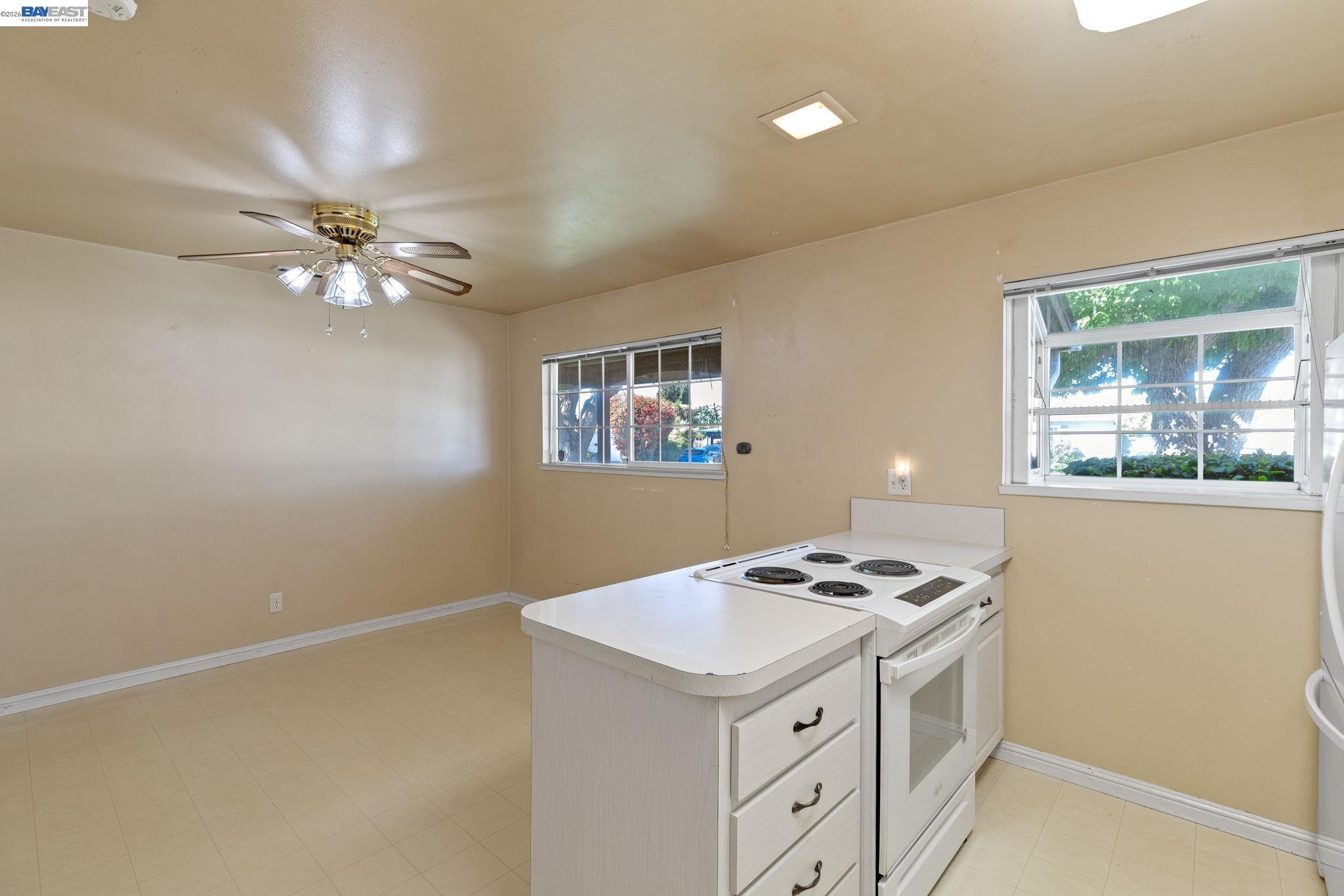 Detail Gallery Image 12 of 46 For 35446 Cleremont Dr, Newark,  CA 94560 - 3 Beds | 2 Baths