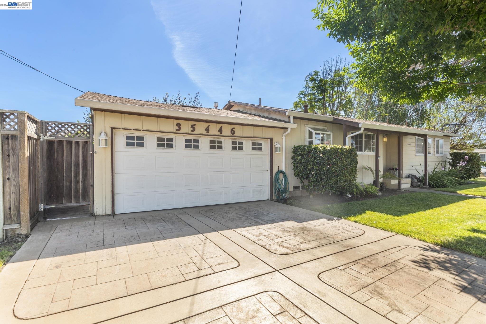 Detail Gallery Image 2 of 46 For 35446 Cleremont Dr, Newark,  CA 94560 - 3 Beds | 2 Baths