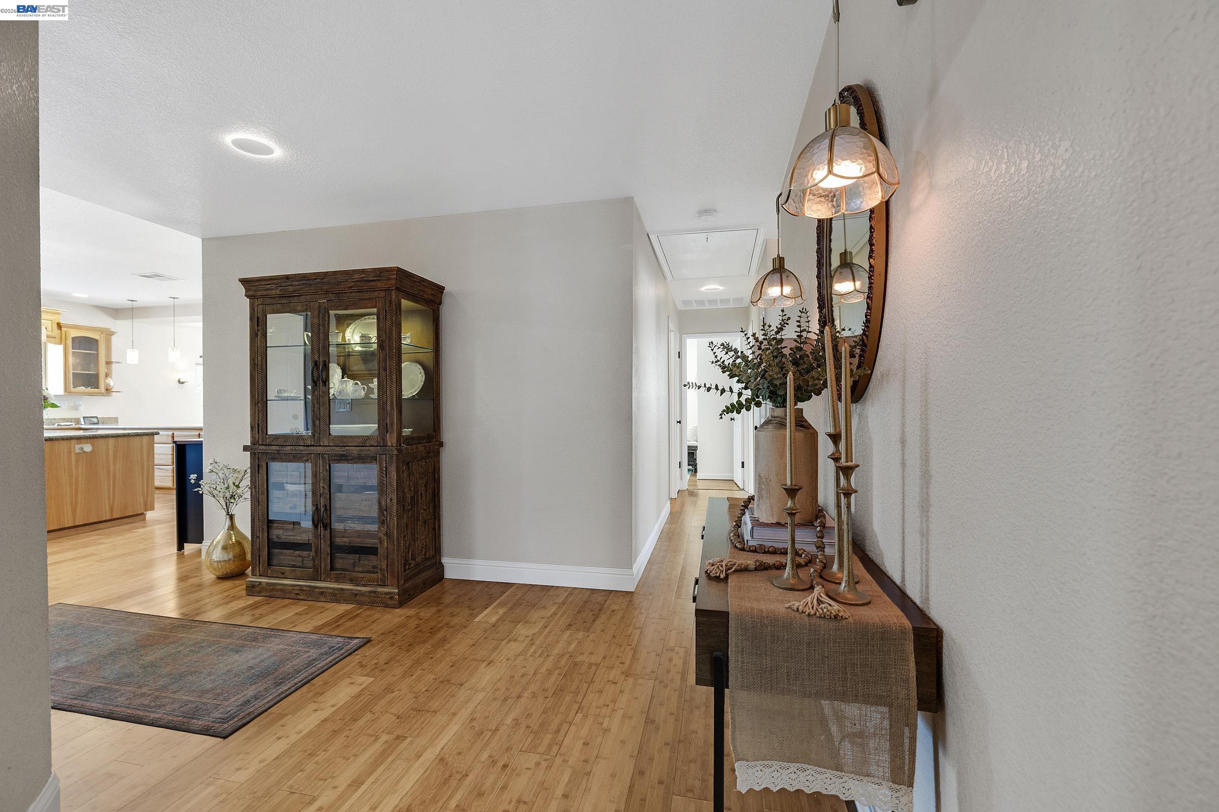 Detail Gallery Image 11 of 39 For 34515 Bentley Ct, Fremont,  CA 94555 - 4 Beds | 2 Baths