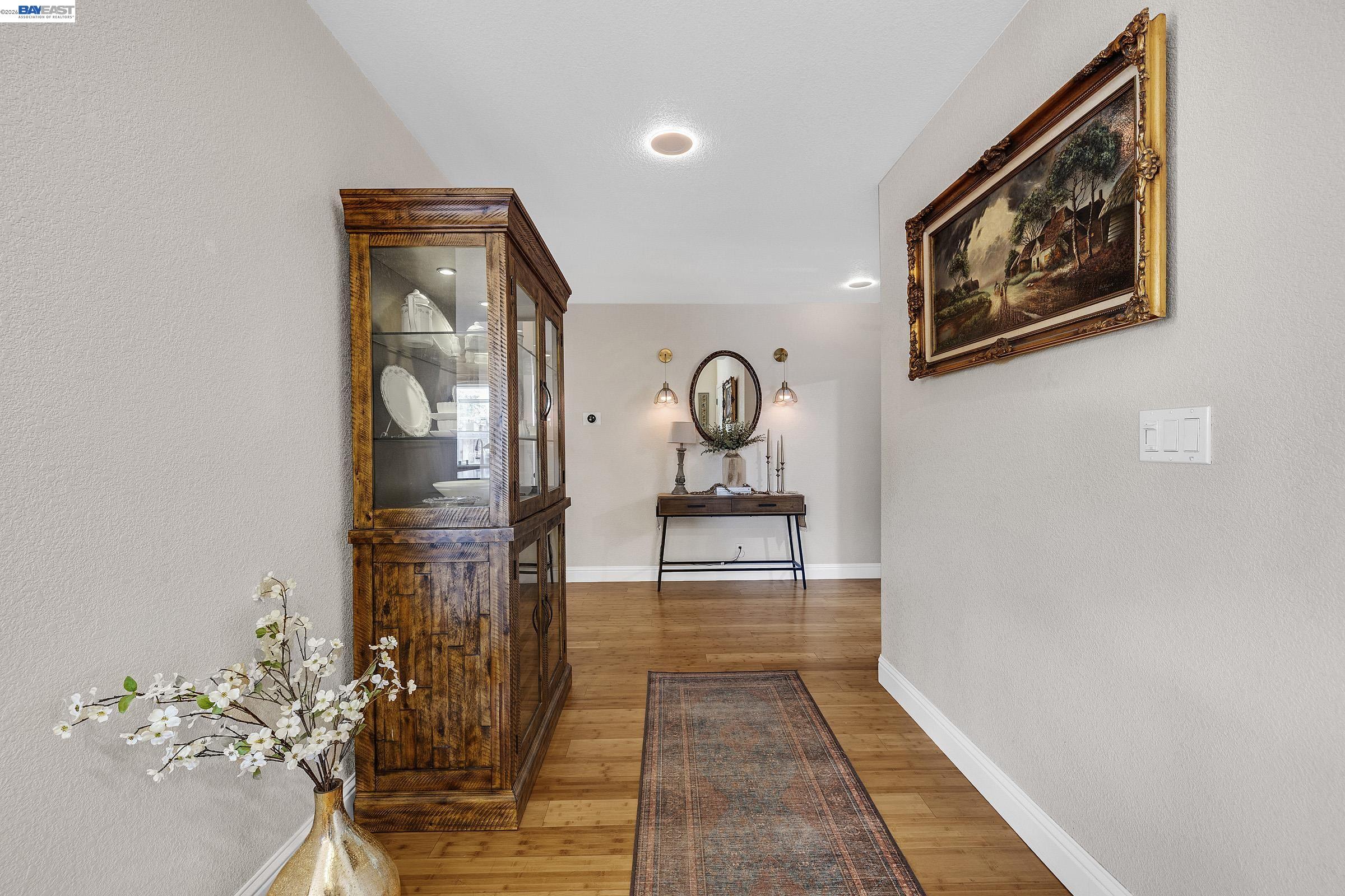 Detail Gallery Image 12 of 39 For 34515 Bentley Ct, Fremont,  CA 94555 - 4 Beds | 2 Baths