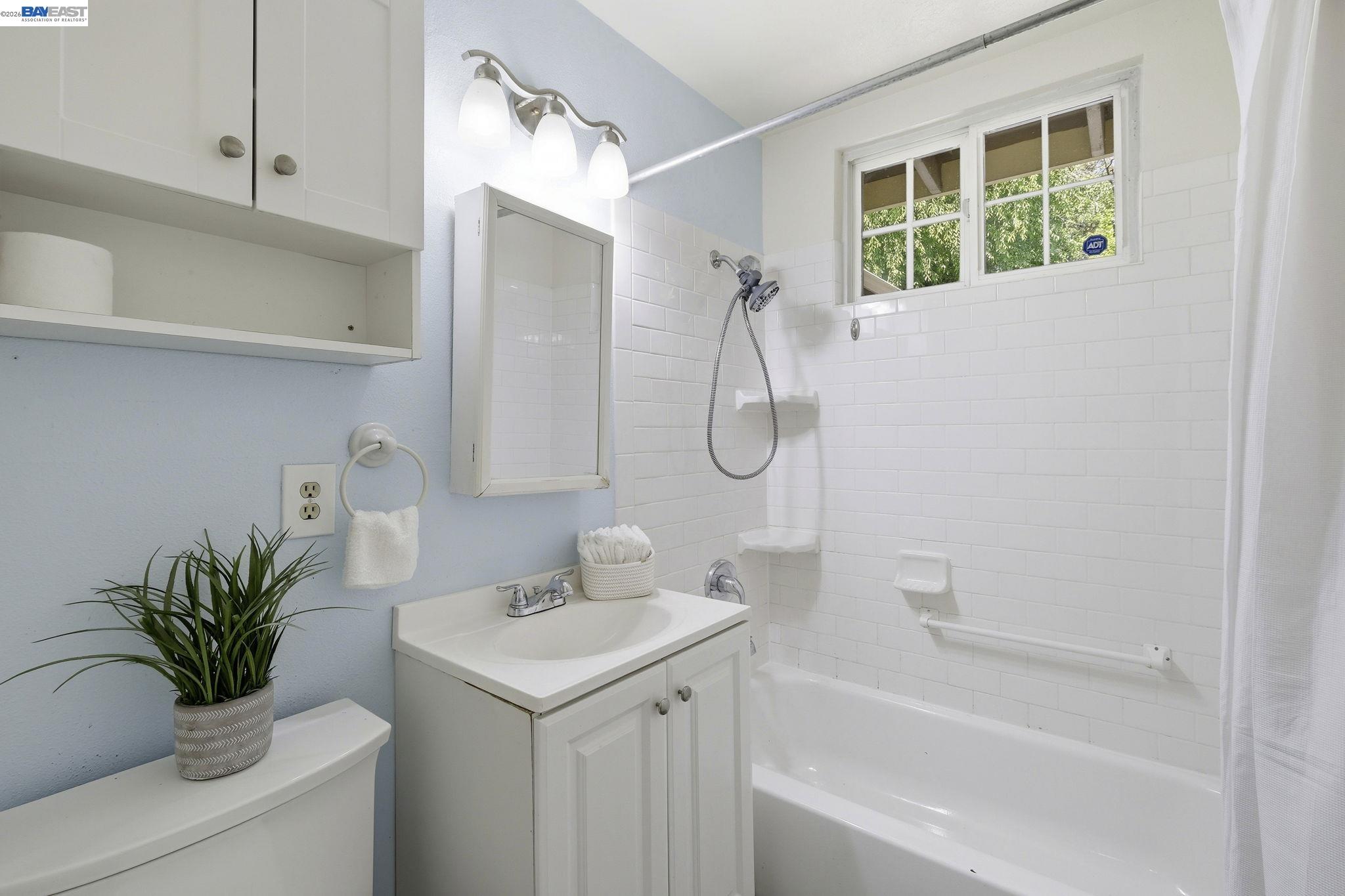 Detail Gallery Image 14 of 33 For 2943 Richard Ave, Concord,  CA 94520 - 3 Beds | 2 Baths