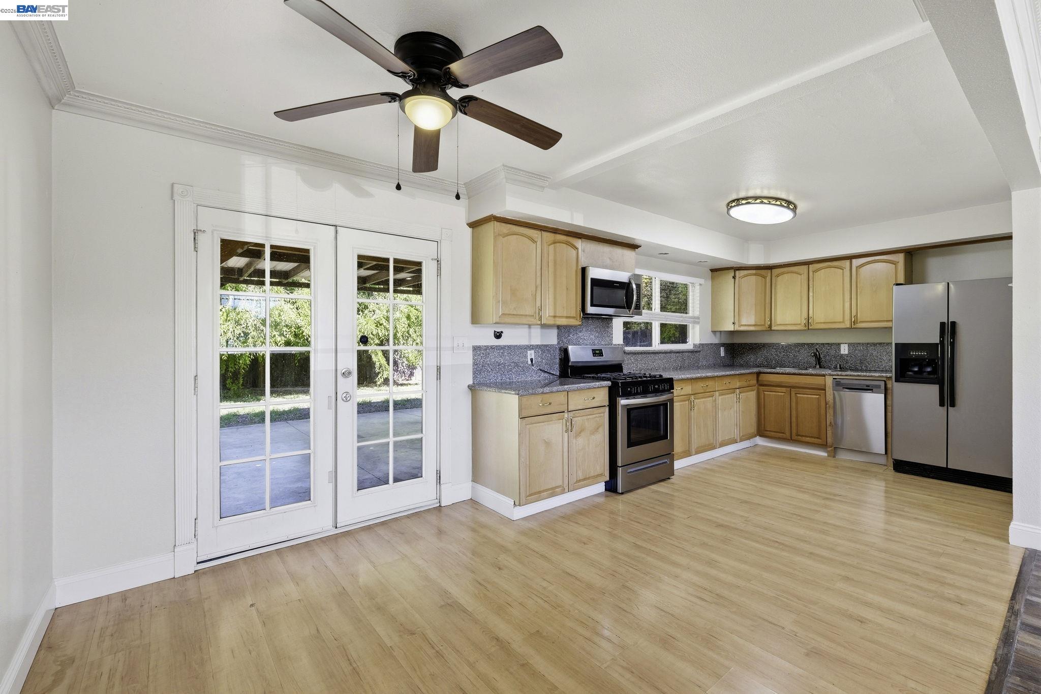 Detail Gallery Image 8 of 33 For 2943 Richard Ave, Concord,  CA 94520 - 3 Beds | 2 Baths