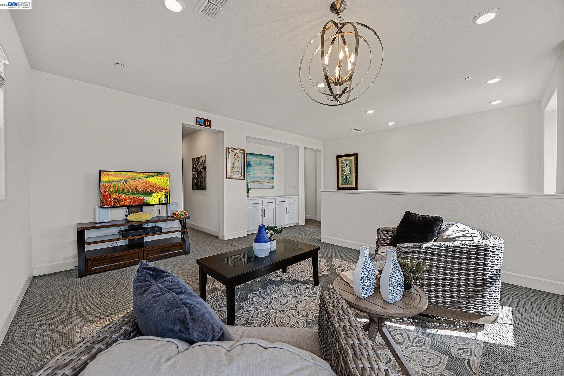 Detail Gallery Image 16 of 33 For 1710 Flora Way, Tracy,  CA 95376 - 4 Beds | 3 Baths