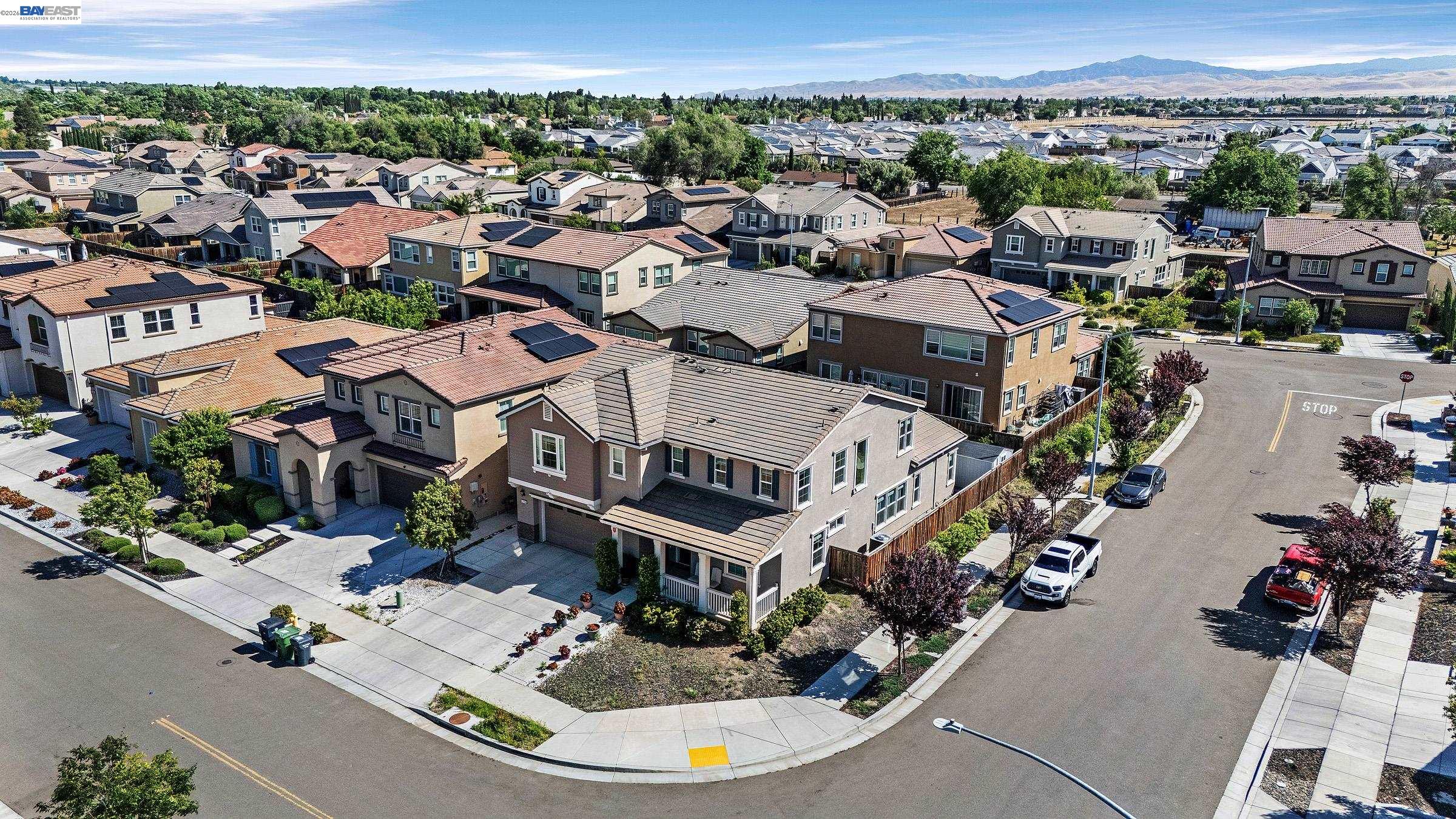 Detail Gallery Image 29 of 33 For 1710 Flora Way, Tracy,  CA 95376 - 4 Beds | 3 Baths