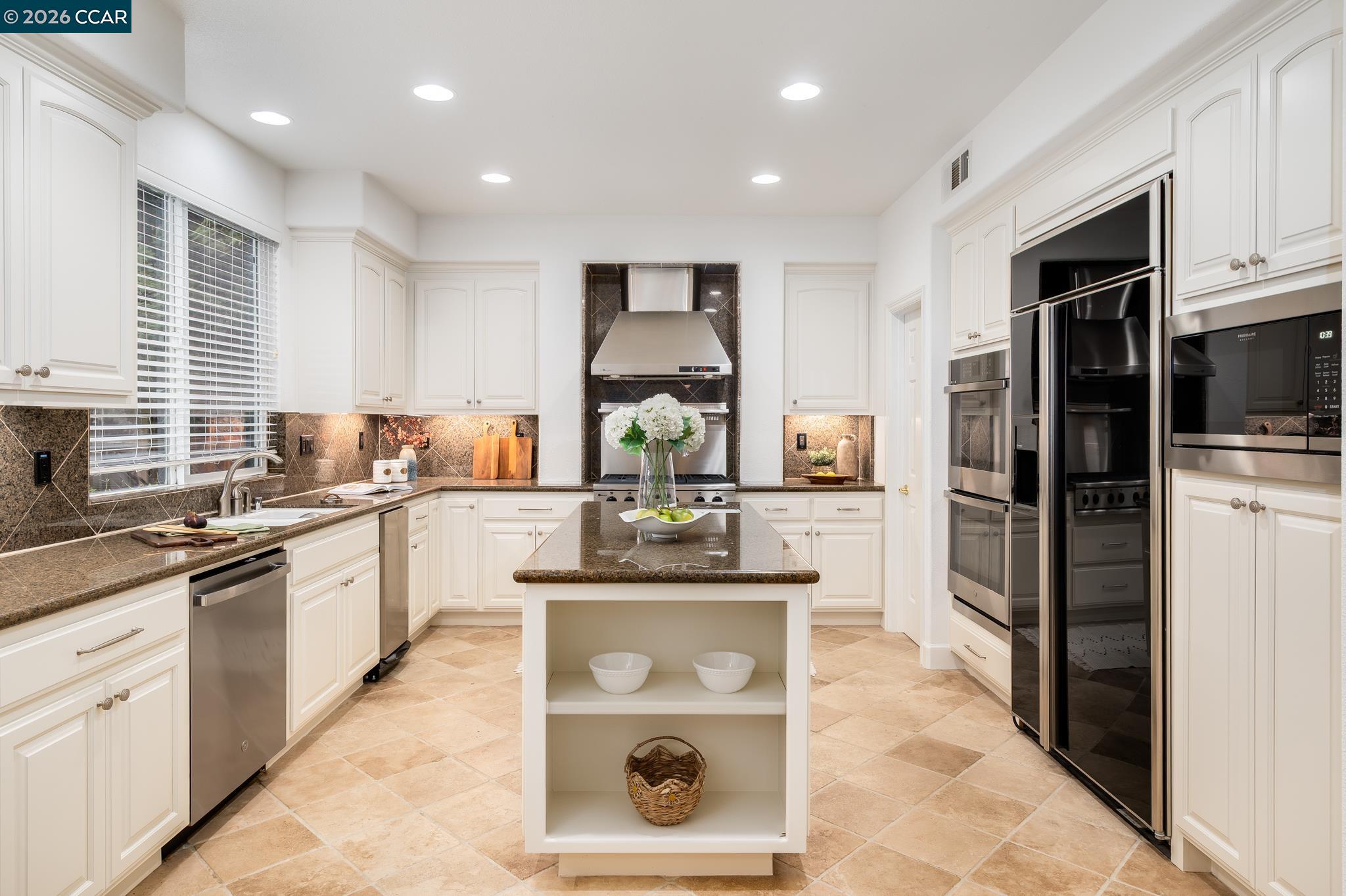 Detail Gallery Image 11 of 47 For 298 Sullivan Ct, Pleasanton,  CA 94566 - 5 Beds | 4/1 Baths