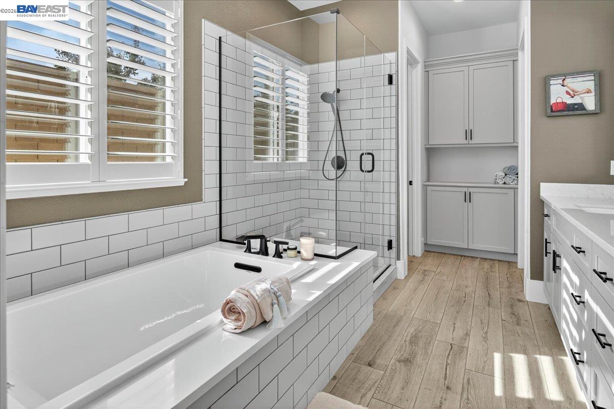 Detail Gallery Image 18 of 41 For 1560 Empire, Lodi,  CA 95242 - 3 Beds | 3 Baths