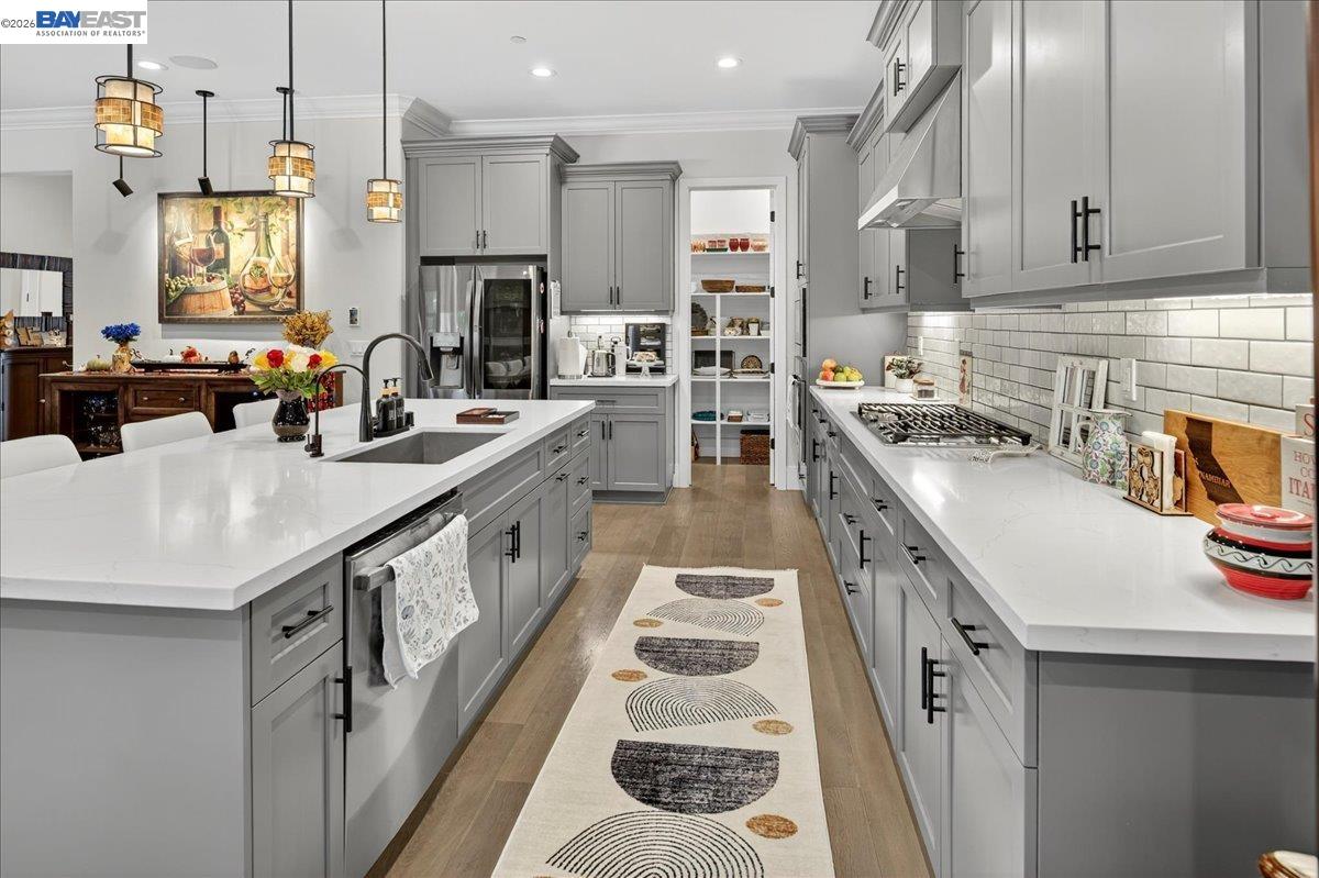 Detail Gallery Image 8 of 41 For 1560 Empire, Lodi,  CA 95242 - 3 Beds | 3 Baths