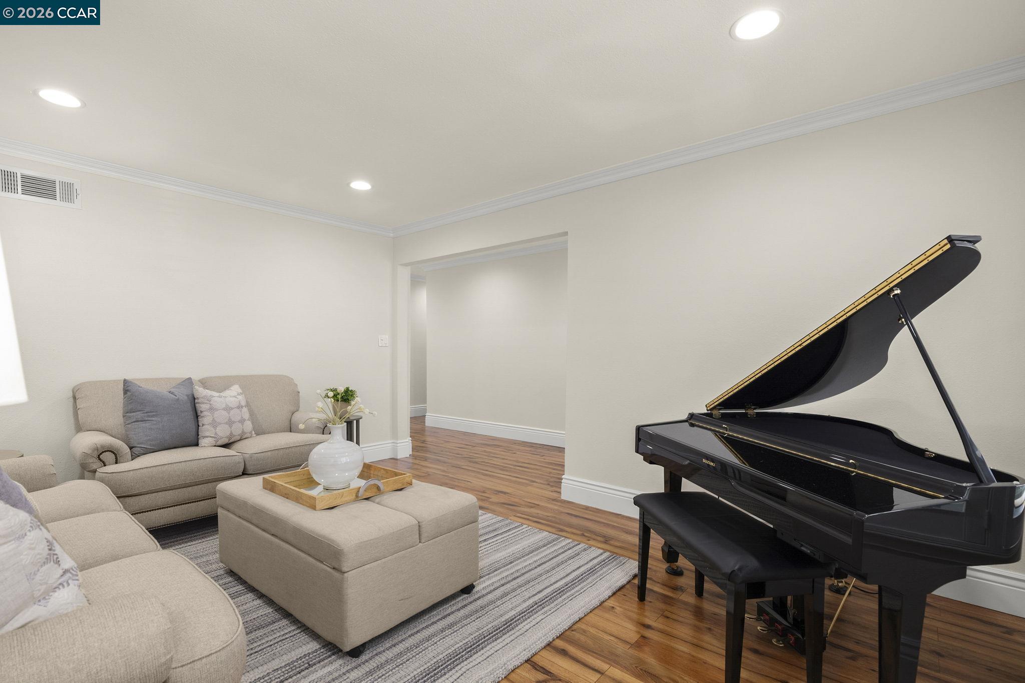 Detail Gallery Image 8 of 50 For 3671 Platt Ct, Pleasanton,  CA 94588 - 4 Beds | 2 Baths