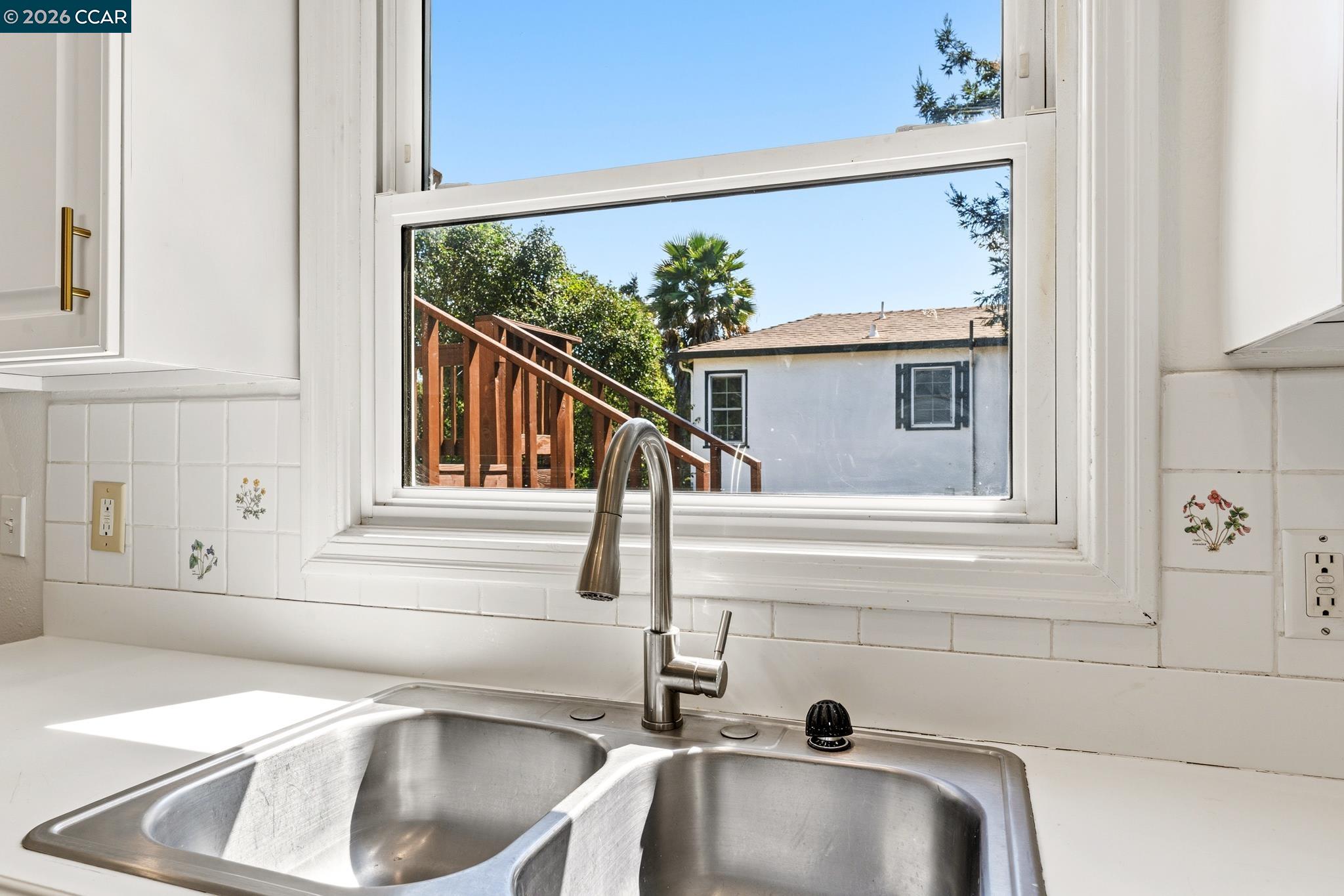 Detail Gallery Image 3 of 34 For 133 Claremont Ave, Vallejo,  CA 94590 - 2 Beds | 1 Baths