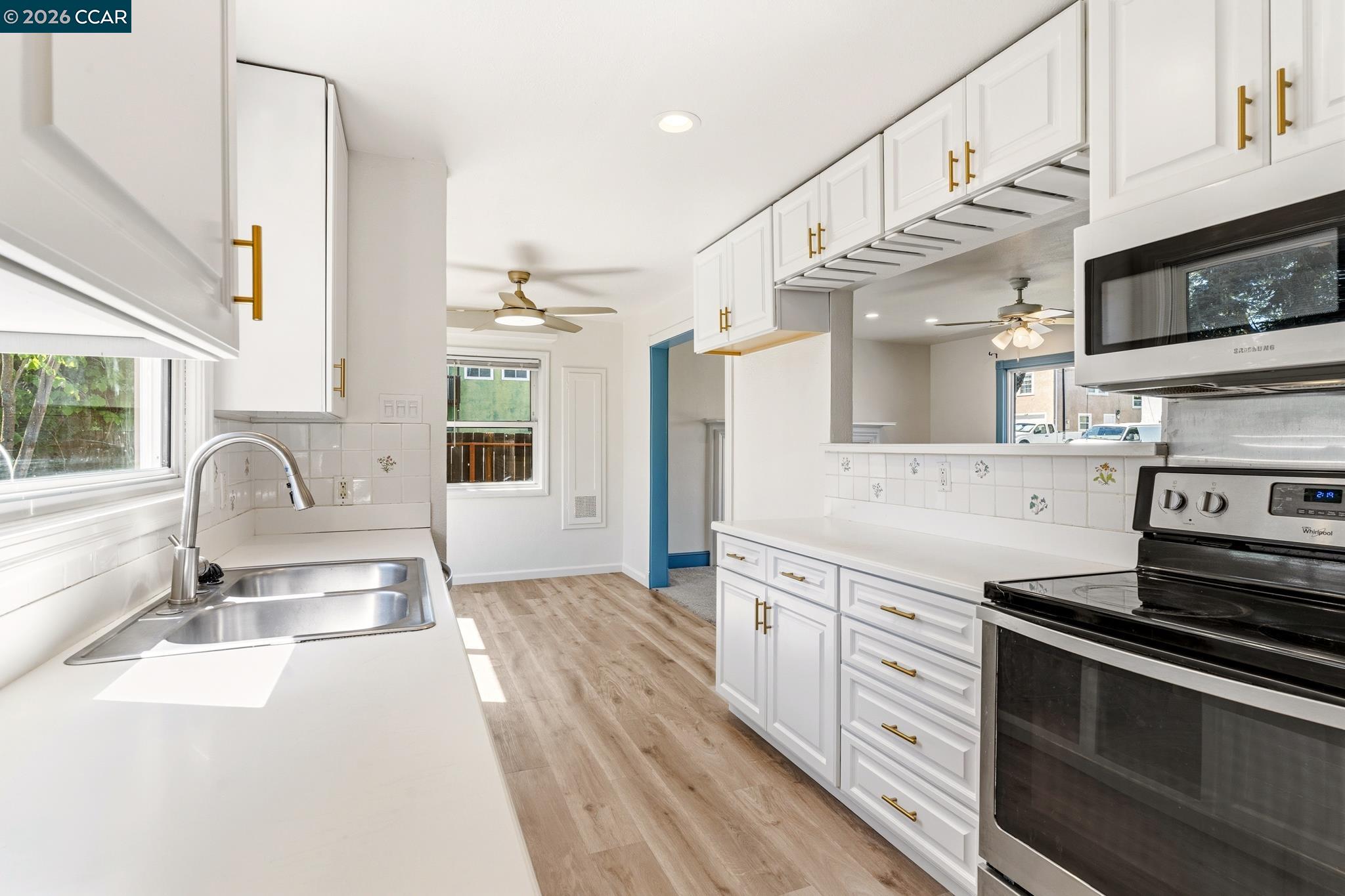 Detail Gallery Image 4 of 34 For 133 Claremont Ave, Vallejo,  CA 94590 - 2 Beds | 1 Baths