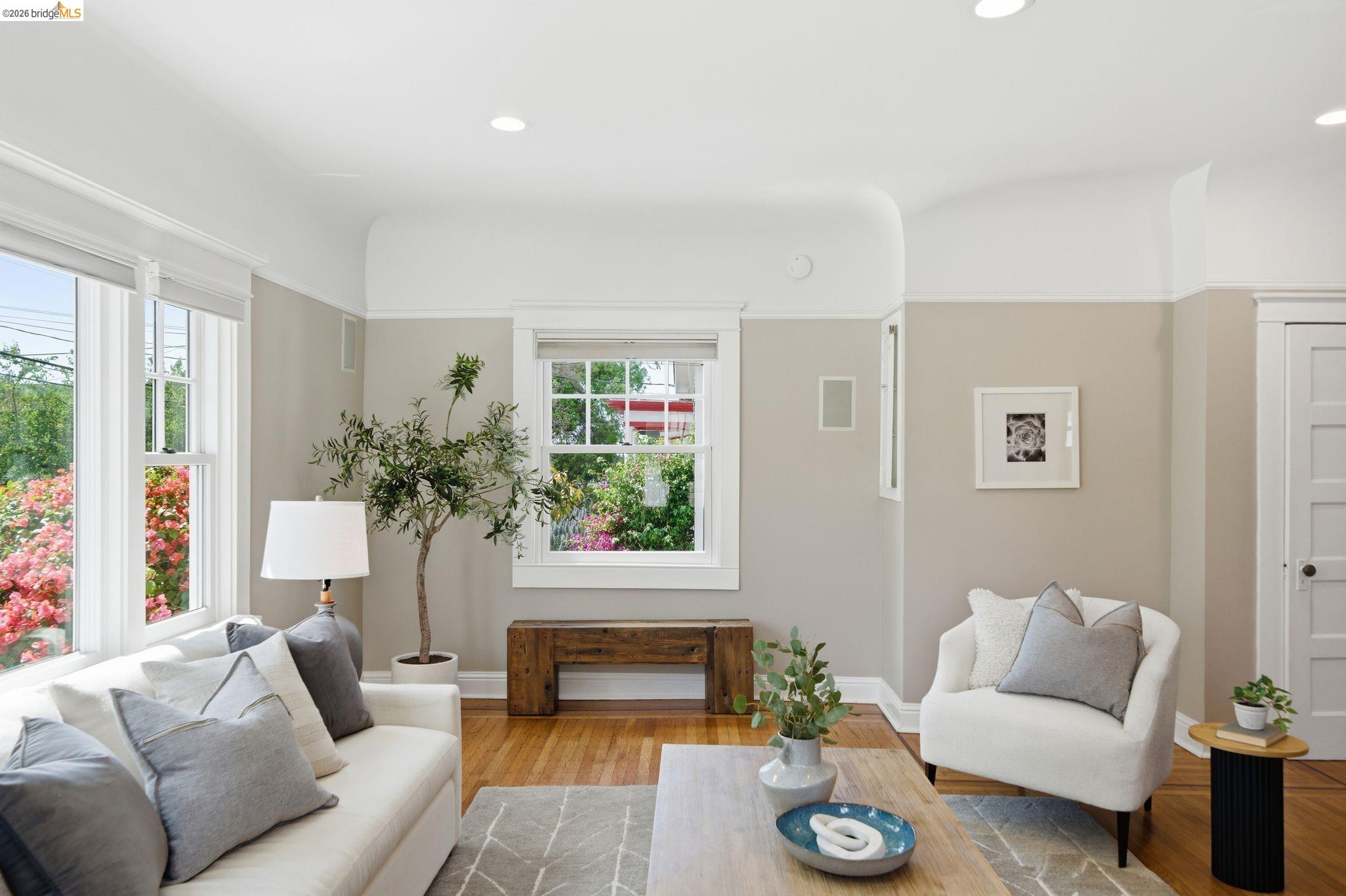 Detail Gallery Image 13 of 60 For 1627 62nd Street, Berkeley,  CA 94703 - 4 Beds | 2 Baths