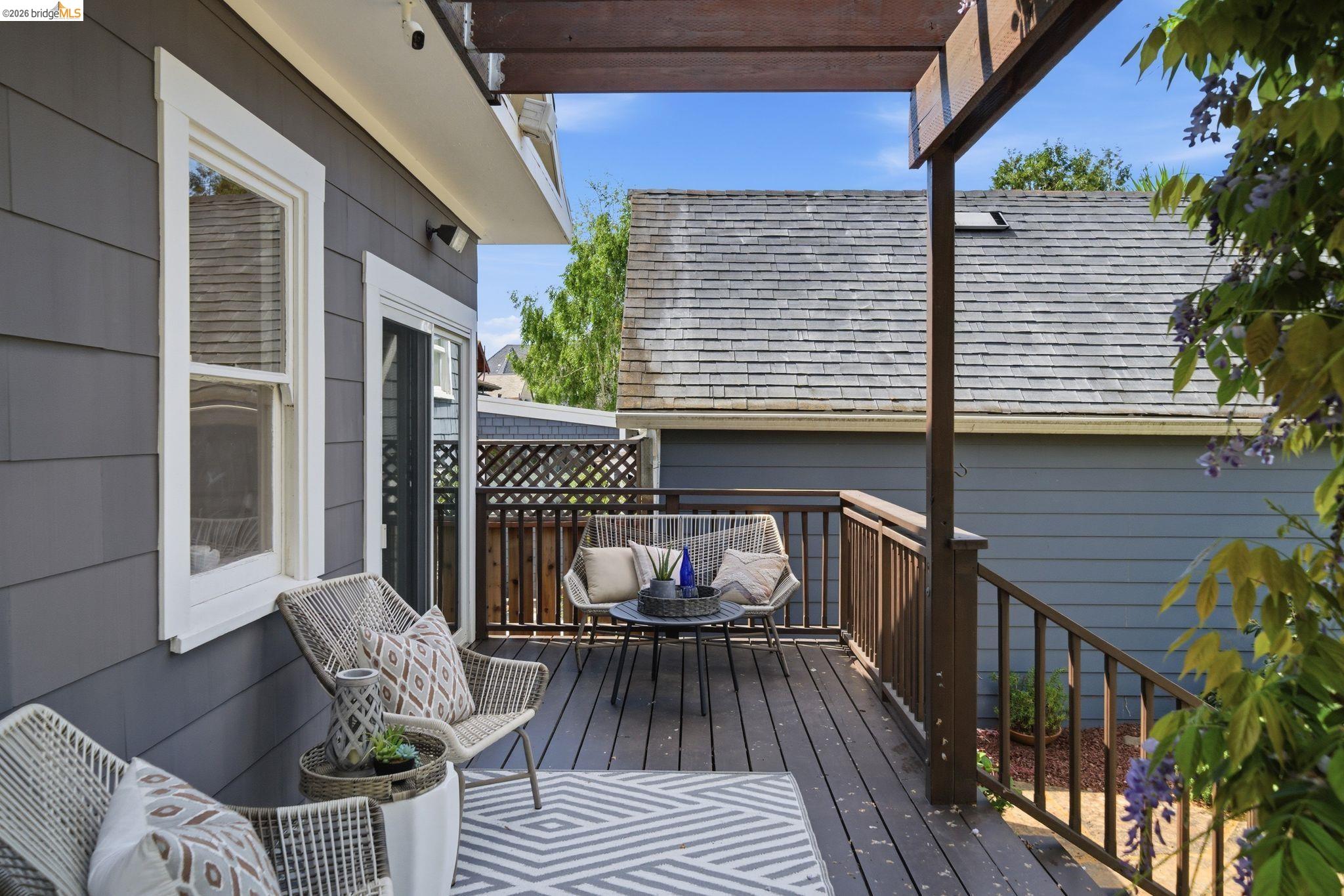 Detail Gallery Image 34 of 60 For 1627 62nd Street, Berkeley,  CA 94703 - 4 Beds | 2 Baths