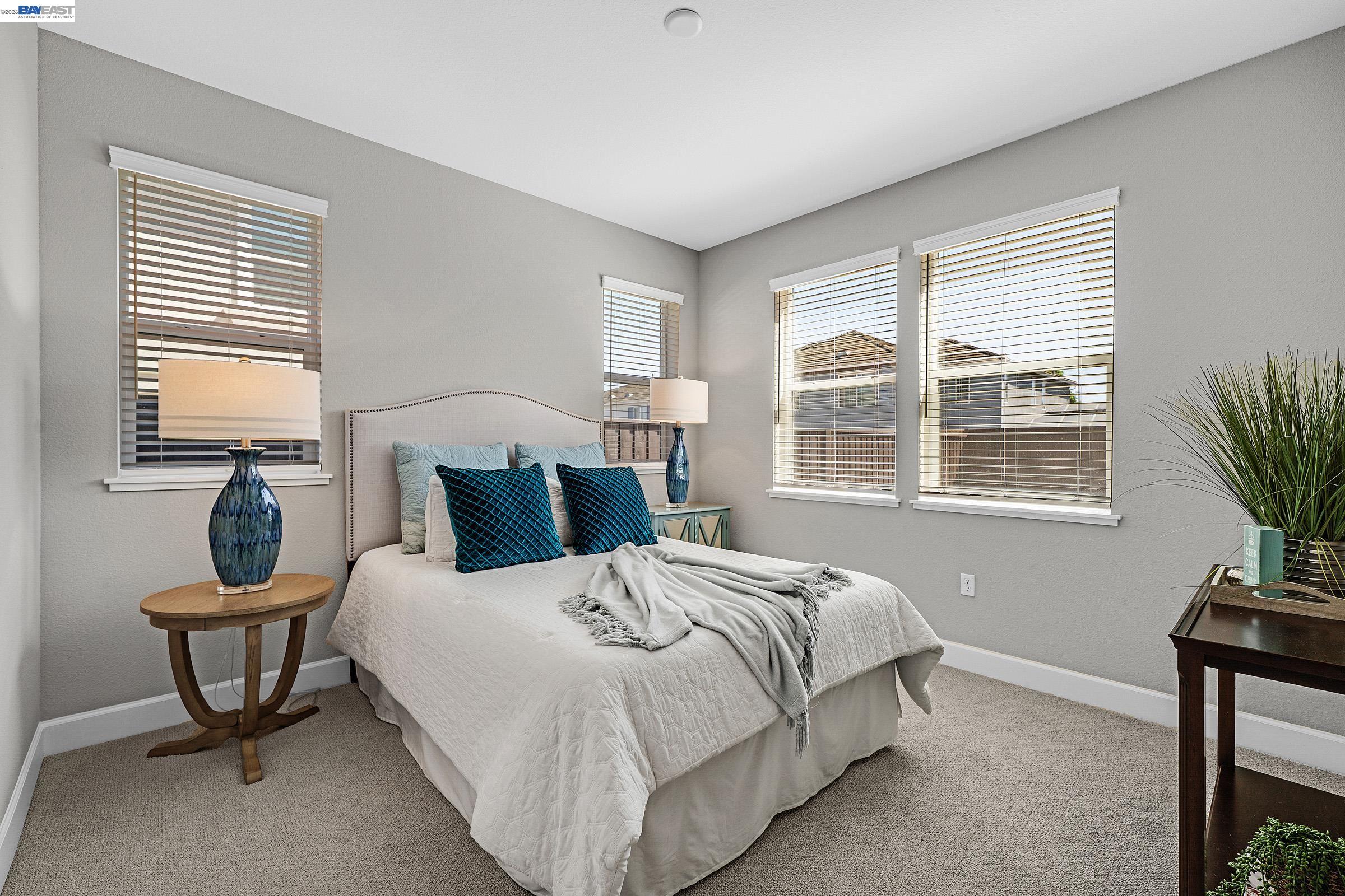 Detail Gallery Image 19 of 53 For 271 Eagle Nest Dr, Oakley,  CA 94561 - 5 Beds | 4/1 Baths